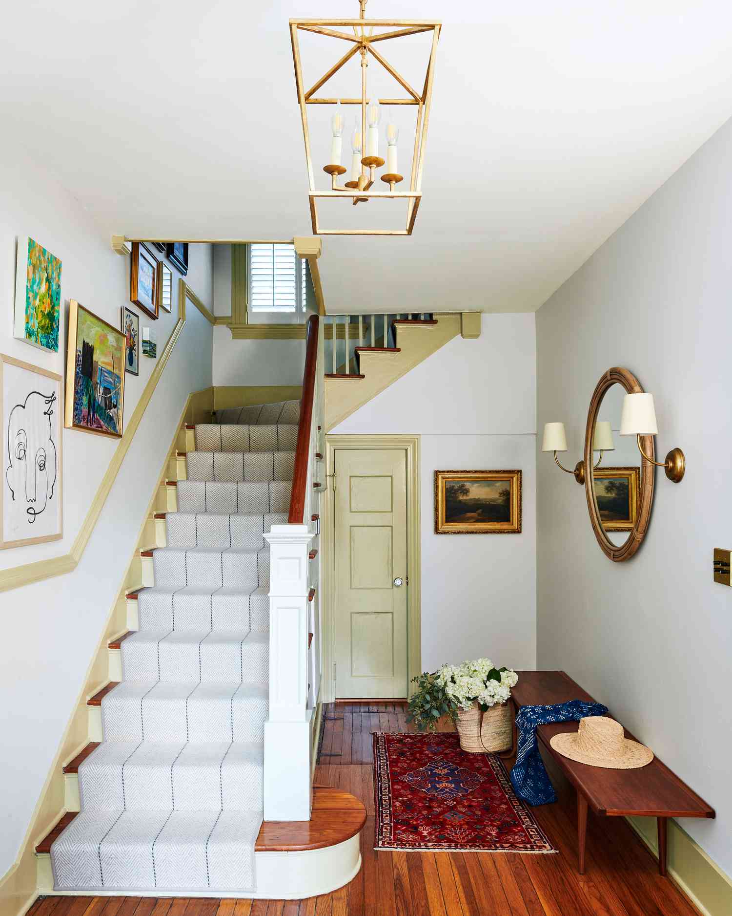 25 Tips and Inspiration for Decorating Foyer House to Make a Great First Impression