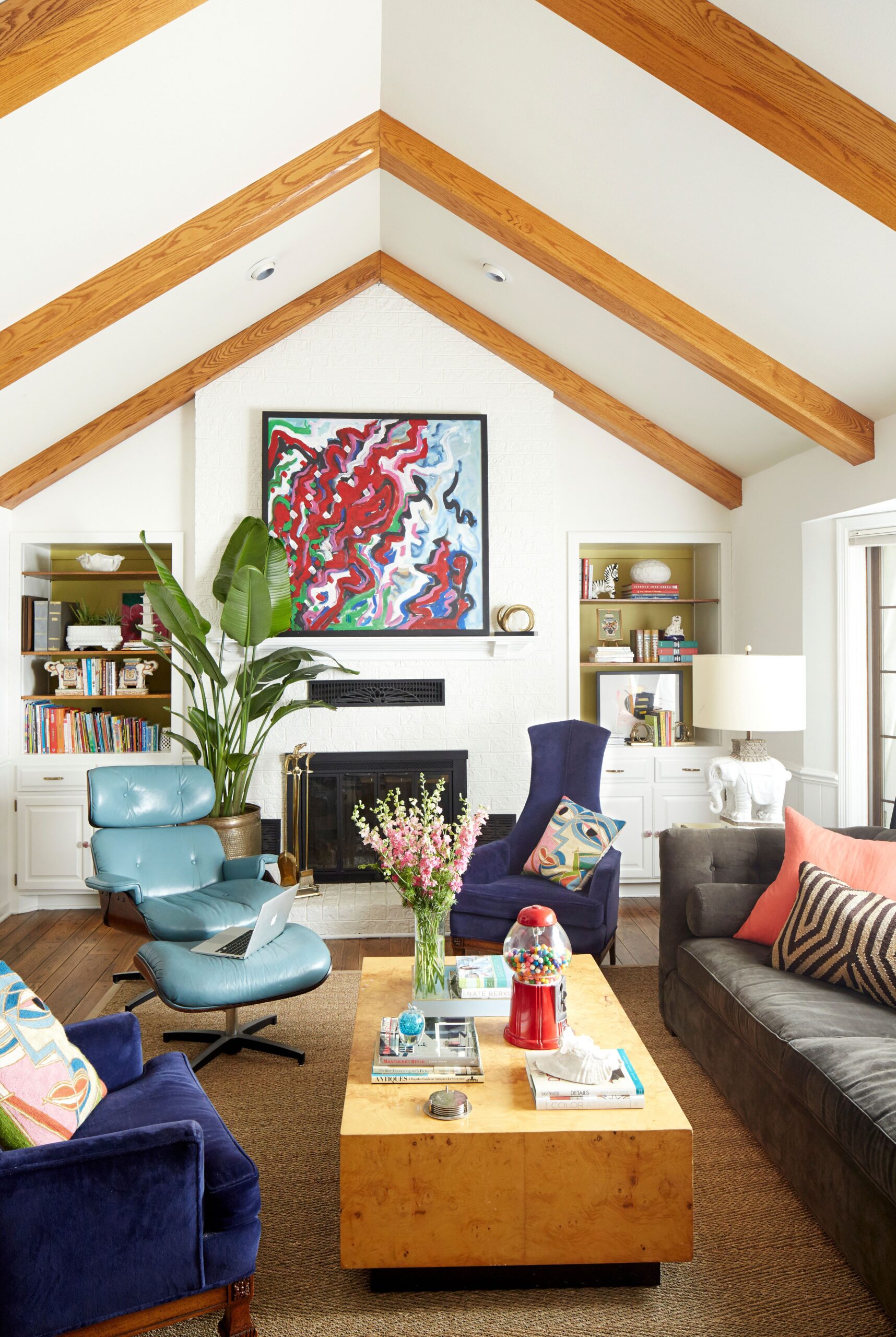 6 Creative Vaulted Ceiling Ideas That Elevate Your Home’s Aesthetic