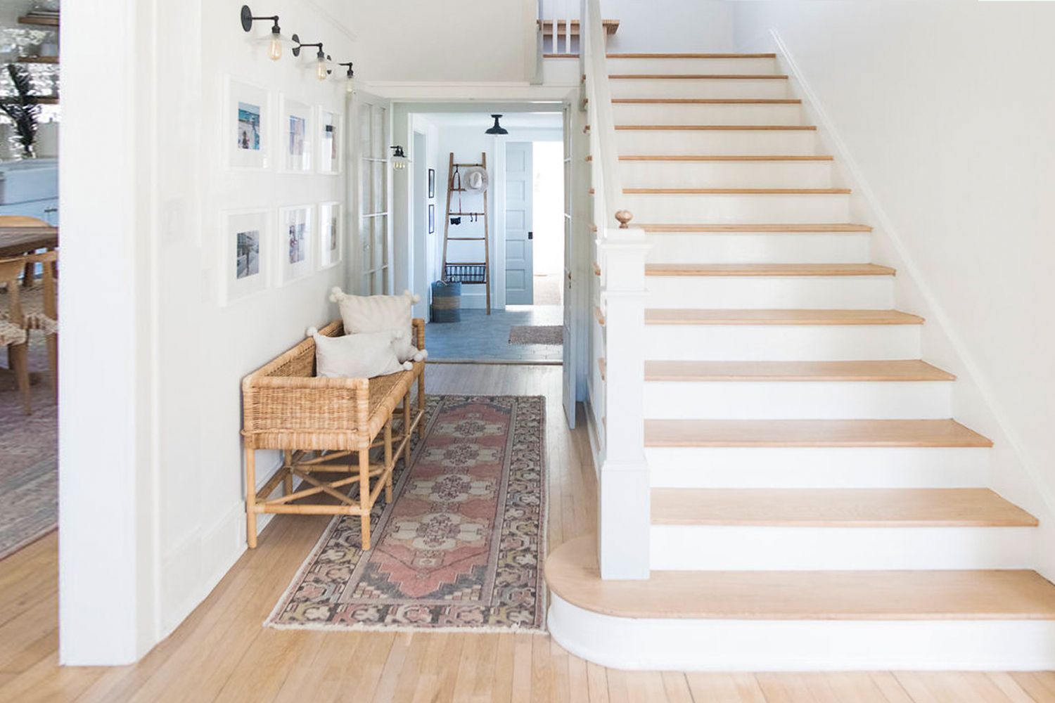 9 Tips and Inspiration for Decorating Foyer House to Make a Great First Impression