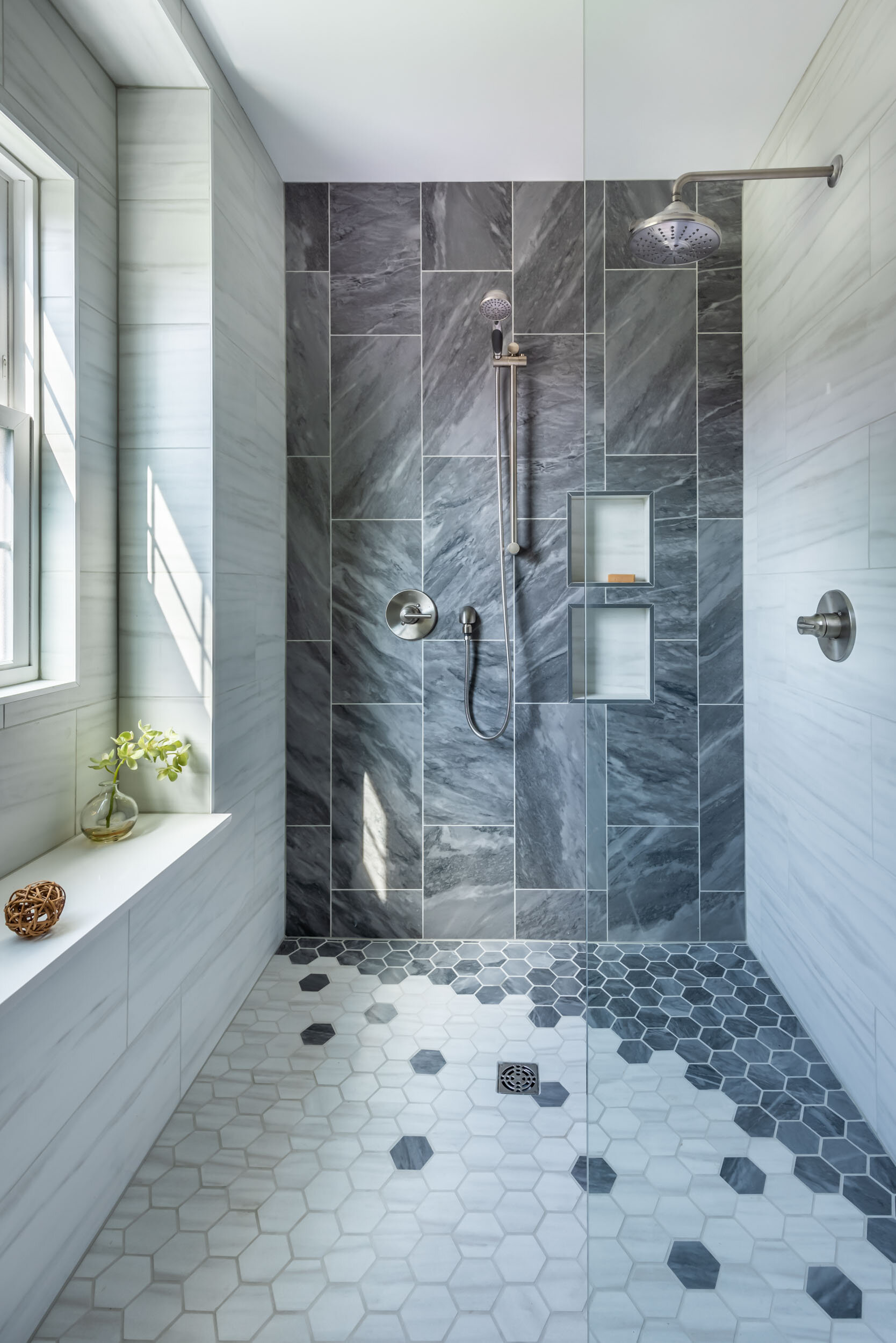 Doorless Walk In Shower Ideas for Small Bathroom