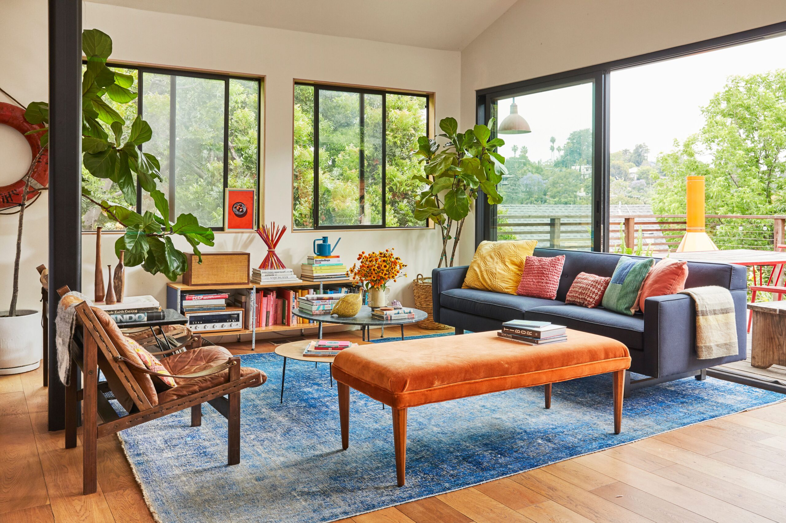 Modern Living: How to Use Colors That Match with Orange Effectively