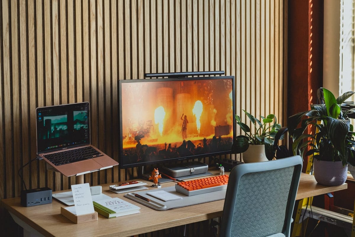 Boost Your Productivity: Stylish Decorate Office Desk Ideas for 2025