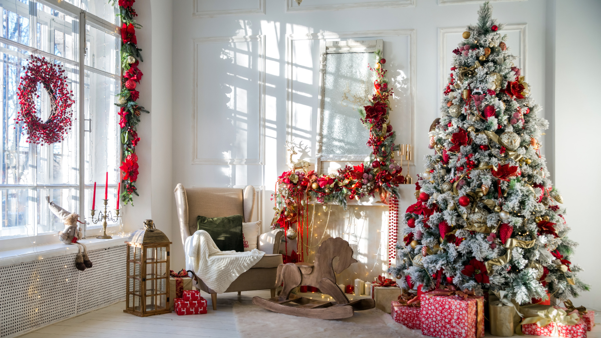 DIY Christmas Tree Decorating Ideas Budget-Friendly & Unique Looks You Can Create