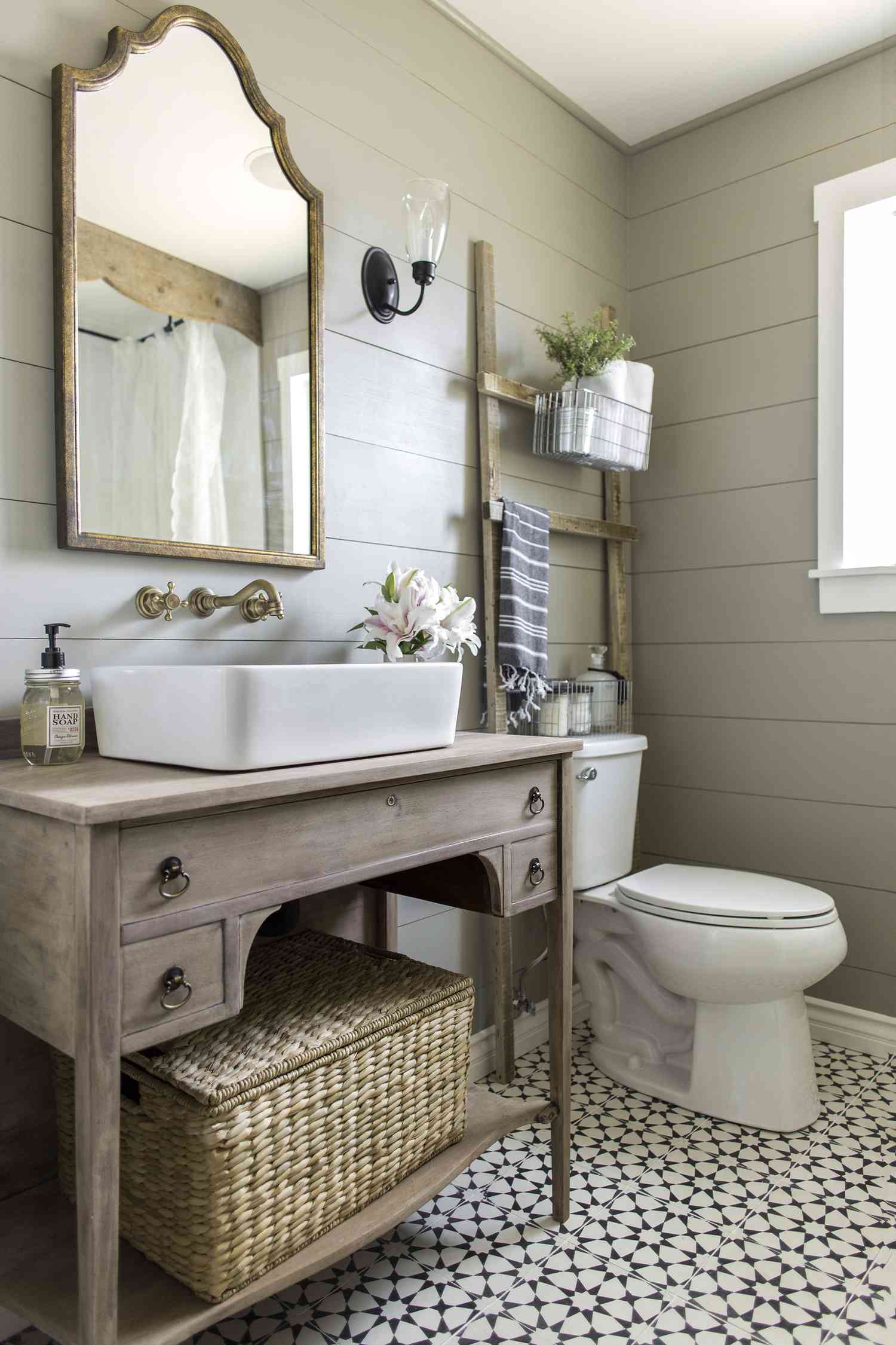 Elevate Your Farmhouse Bathroom, Stunning Floor Tile Ideas for 2025