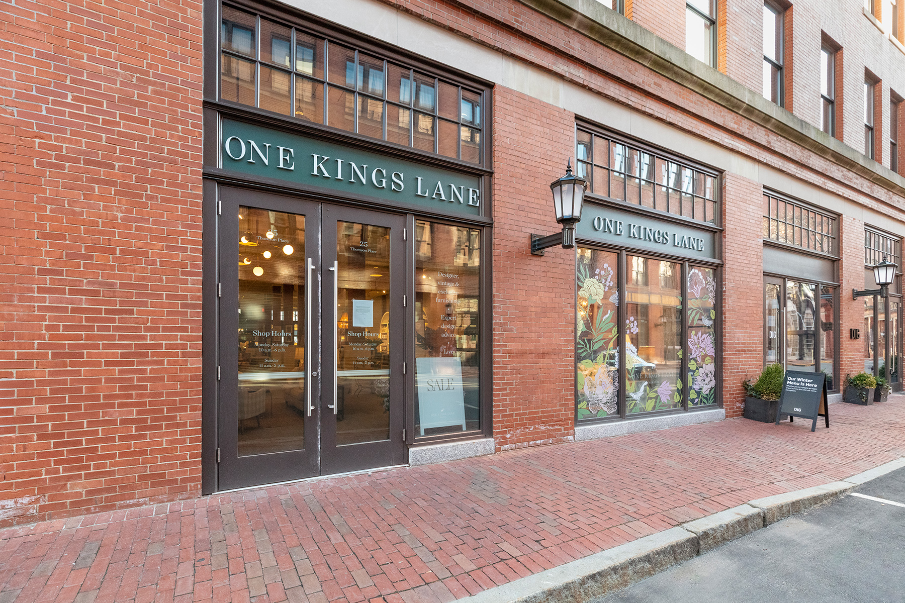 One Kings Lane Top High End Furniture Stores to Shop Online or In-Store in 2025