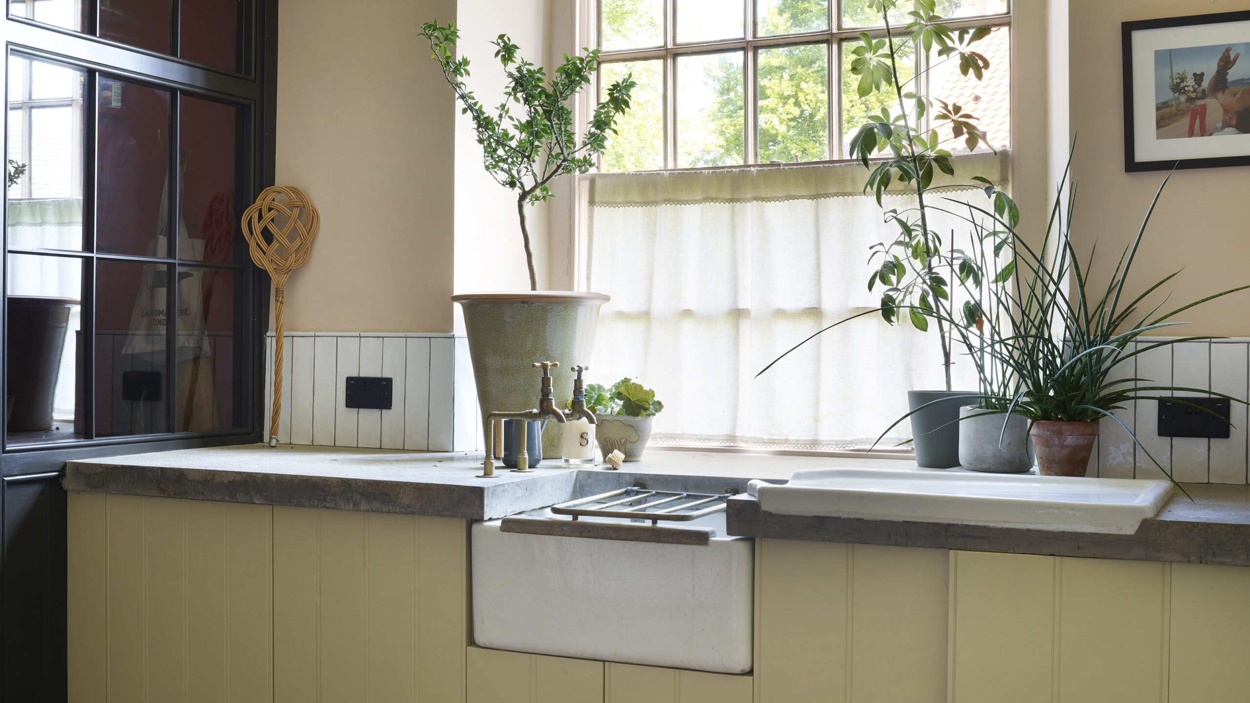 The Best Window Treatments for Over Your Kitchen Sink Practical & Chic Ideas