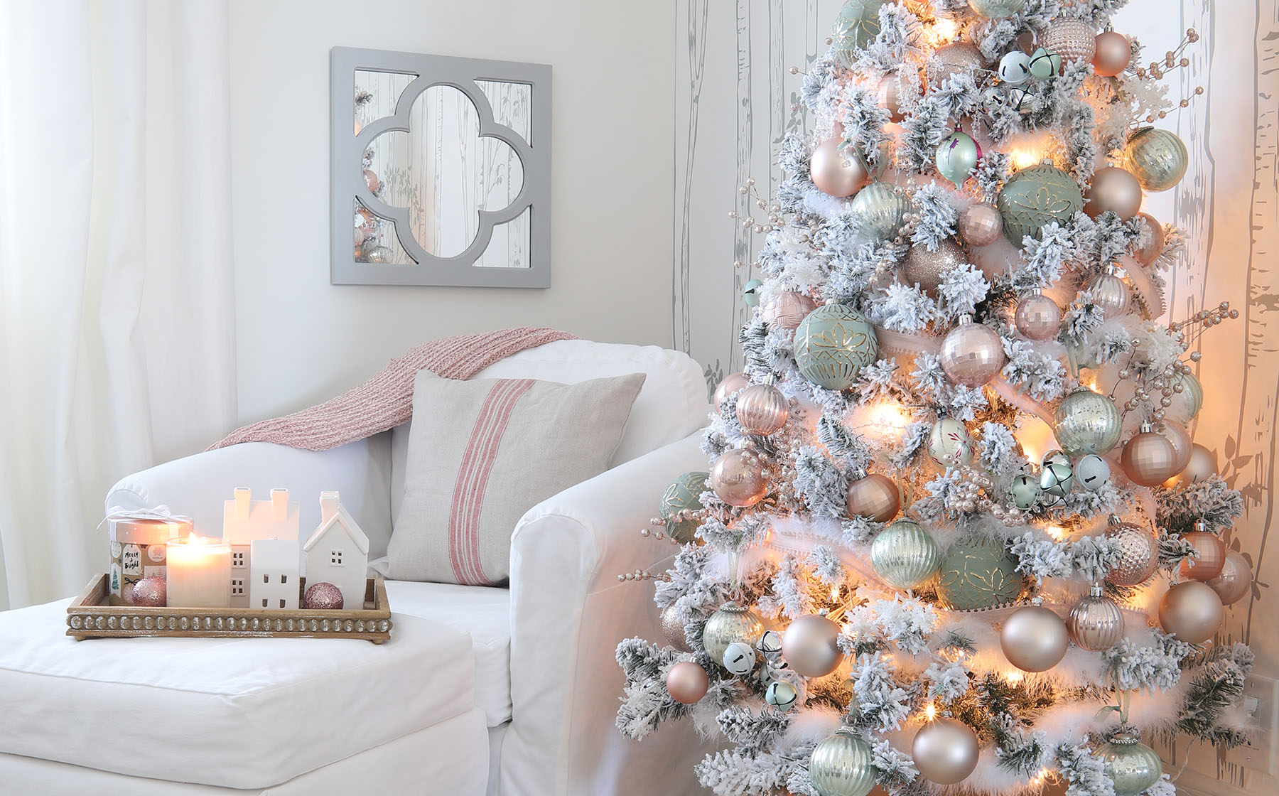 The Top Christmas Tree Decorating Trends & Styles for 2025