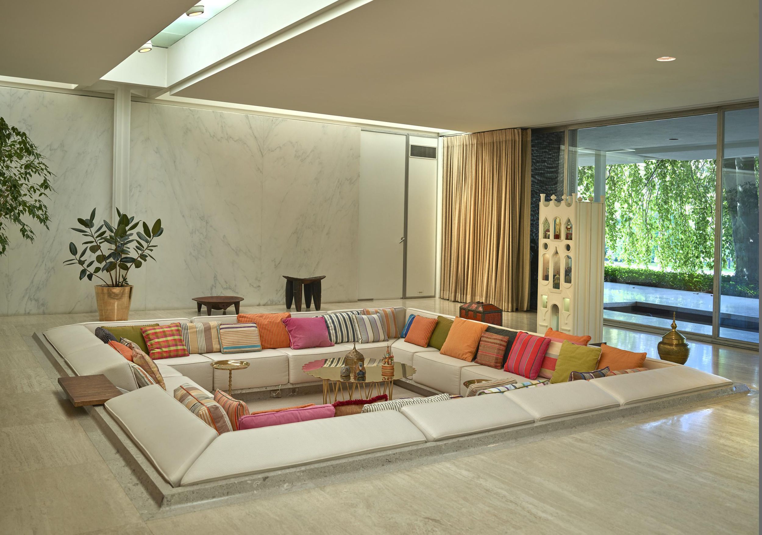 The Ultimate Guide to Sunken Living Room Ideas Decor, Furniture & Step-Out Styles