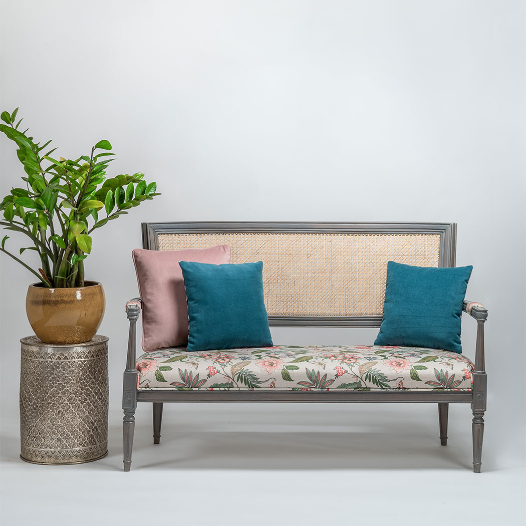 10 Best Living Room Benches for Style & Comfort in 2024