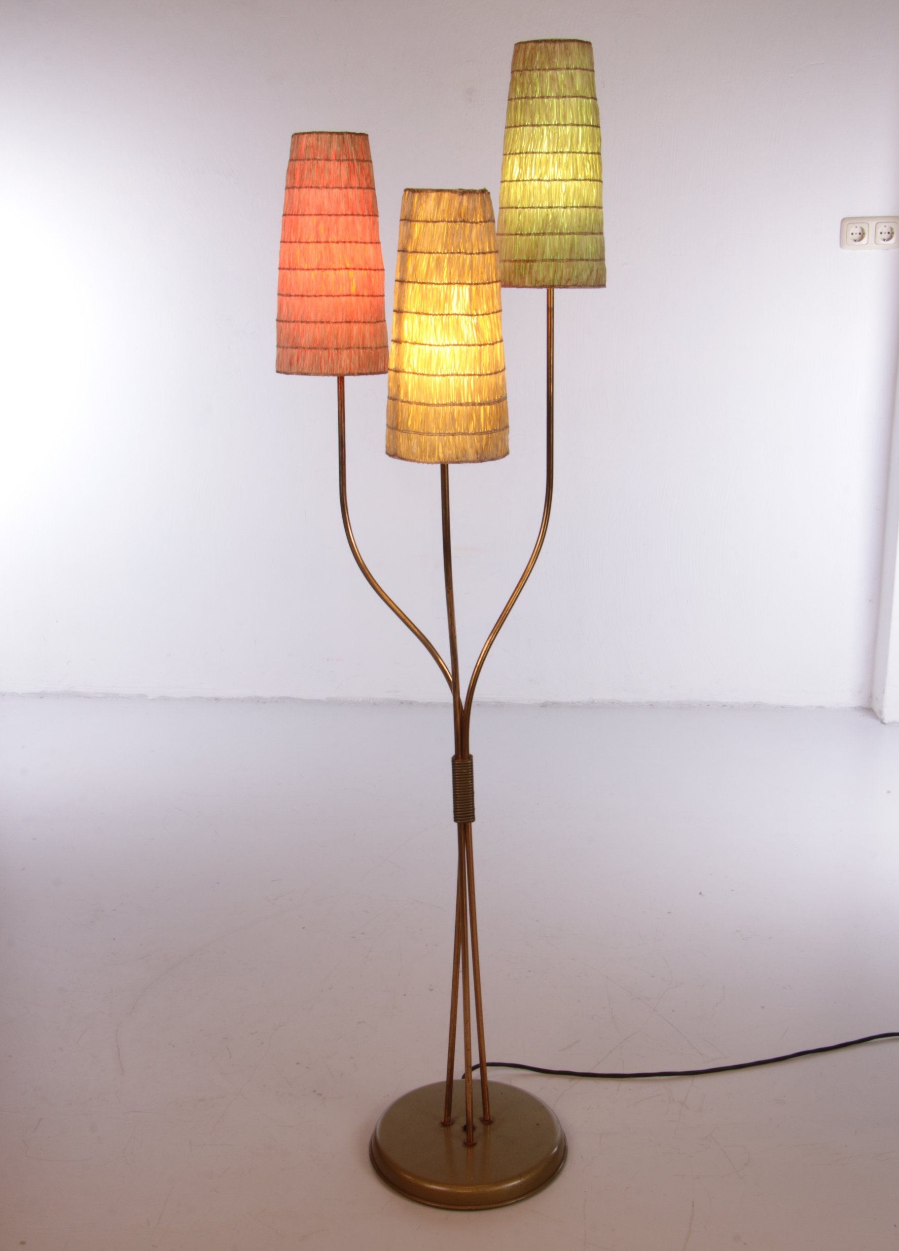 Authentic 1960s Floor Lamps For Sale, Shop Space Age Designs