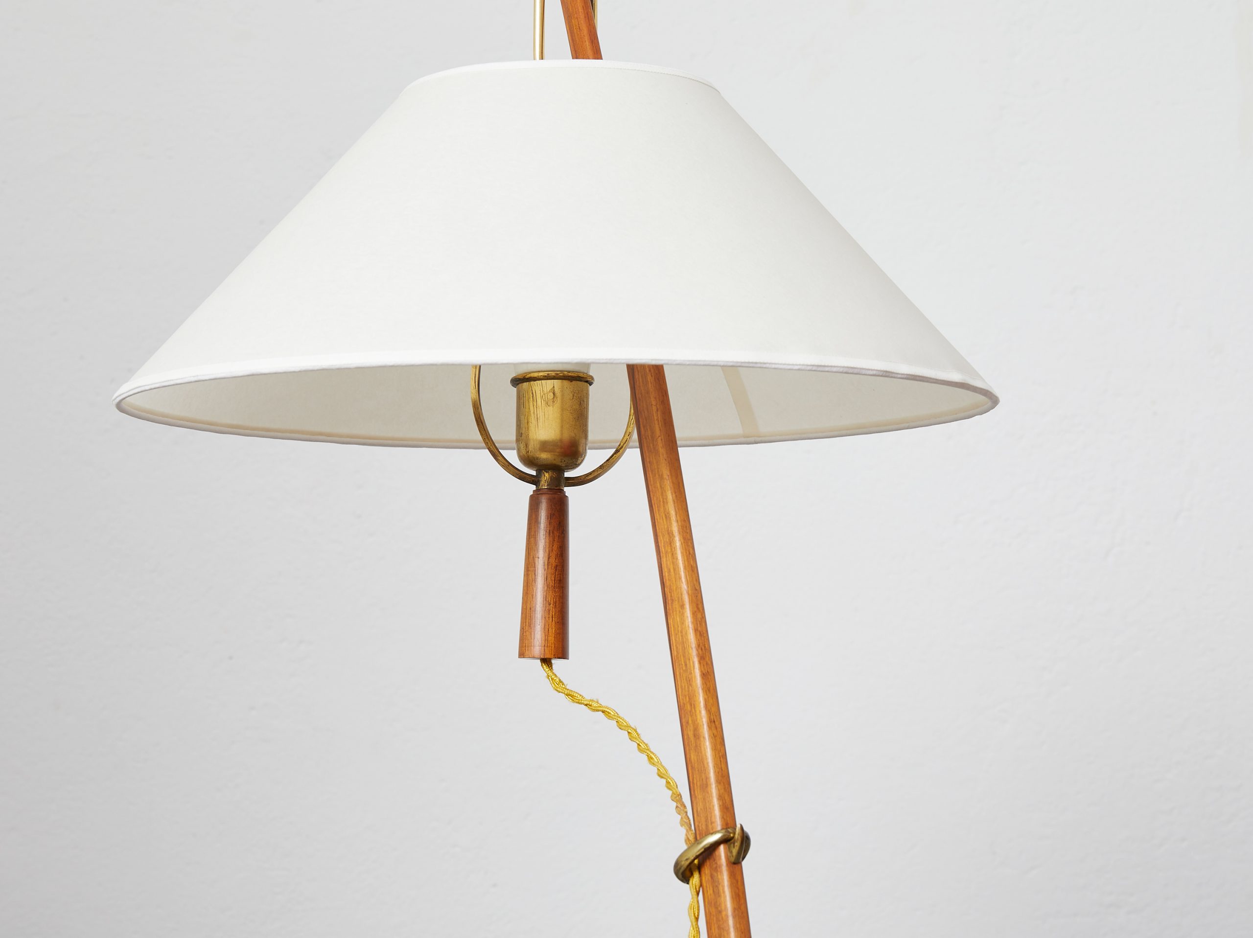 Dornstab Floor Lamp vs. Competitors. Which One is Worth It