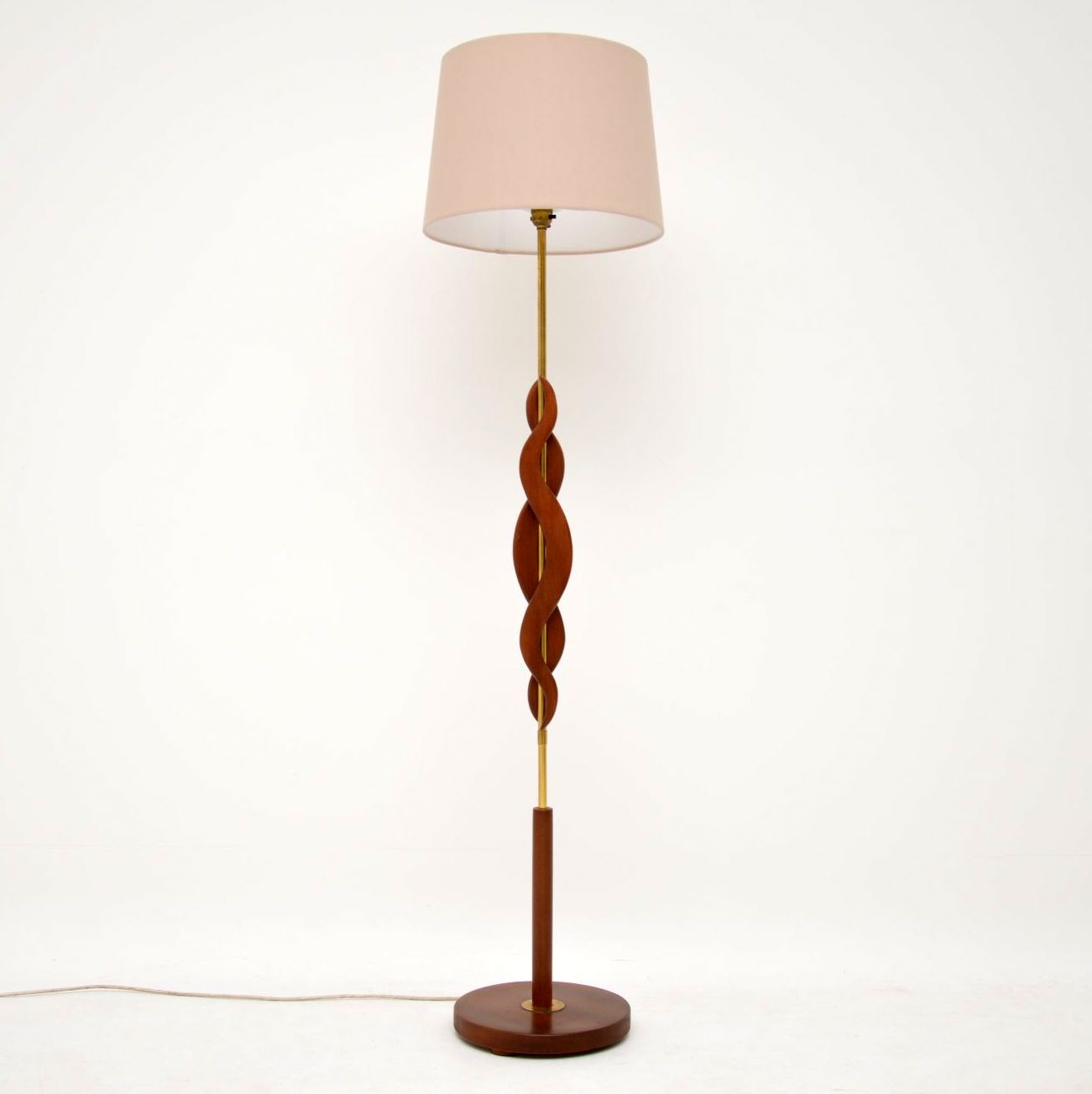 Finding the Perfect 1960s Arc Floor Lamp. A Buyer's Guide