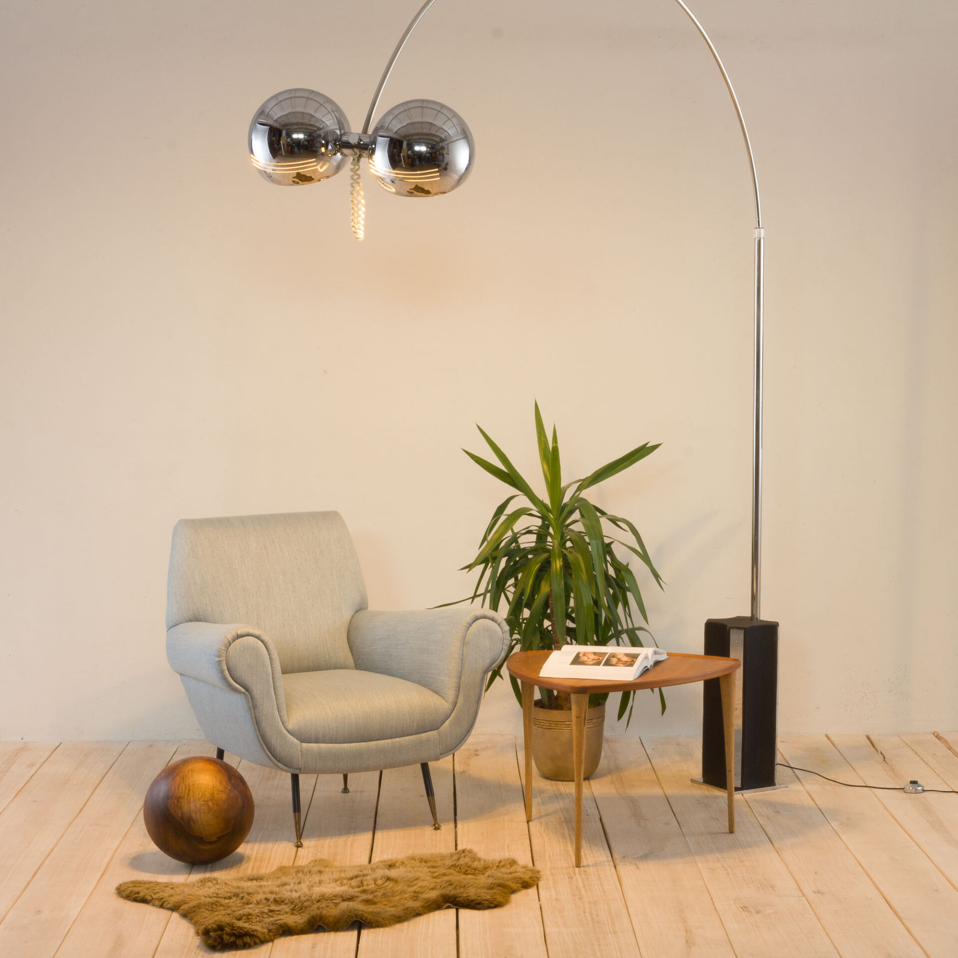 How to Spot a Genuine Vintage 1960s Floor Lamp