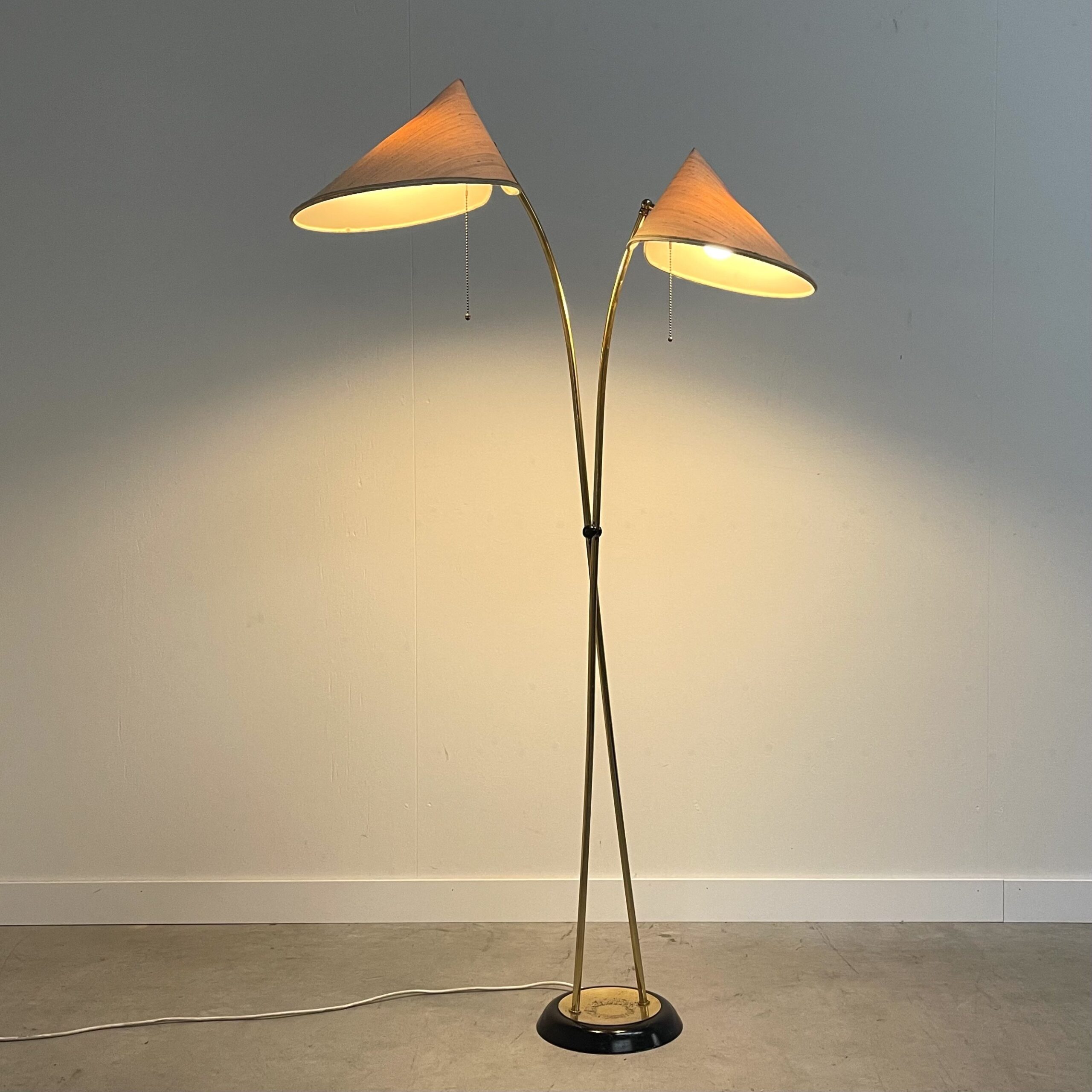 Shop Retro & Vintage 1950s Floor Lamps. Unique Lighting Online