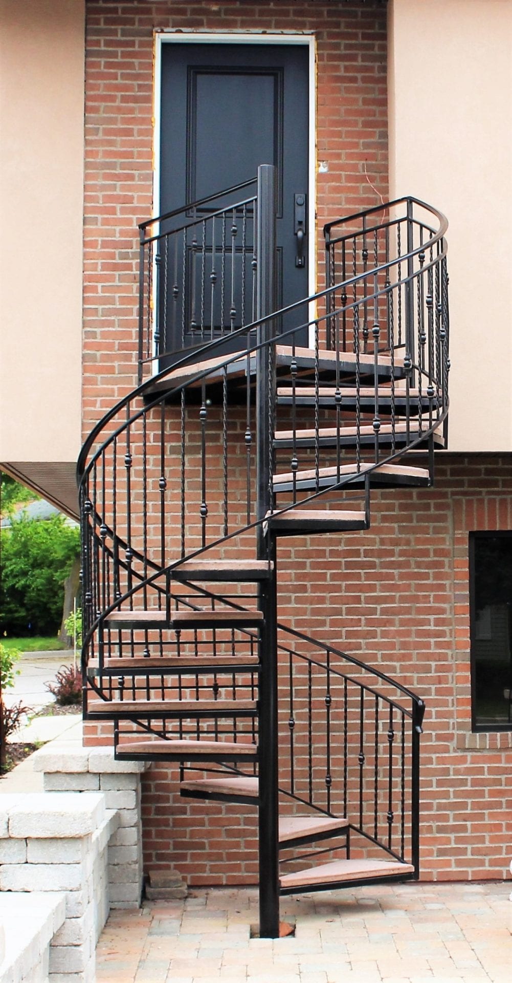 10 Modern Spiral Steel Stairs Design Ideas for Stylish Homes