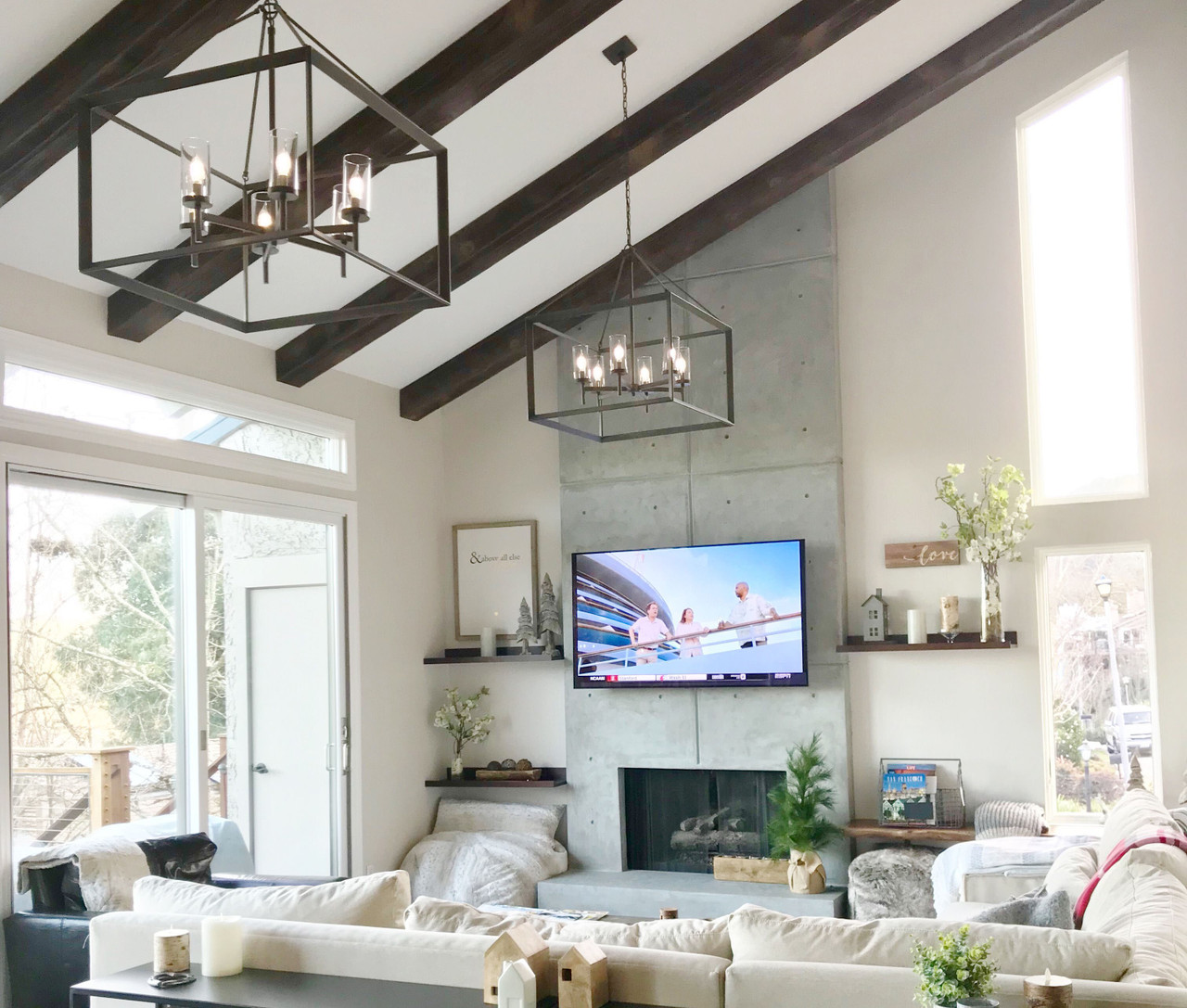10 Ways to Enhance Your Vaulted Ceiling Using Decorative Beams
