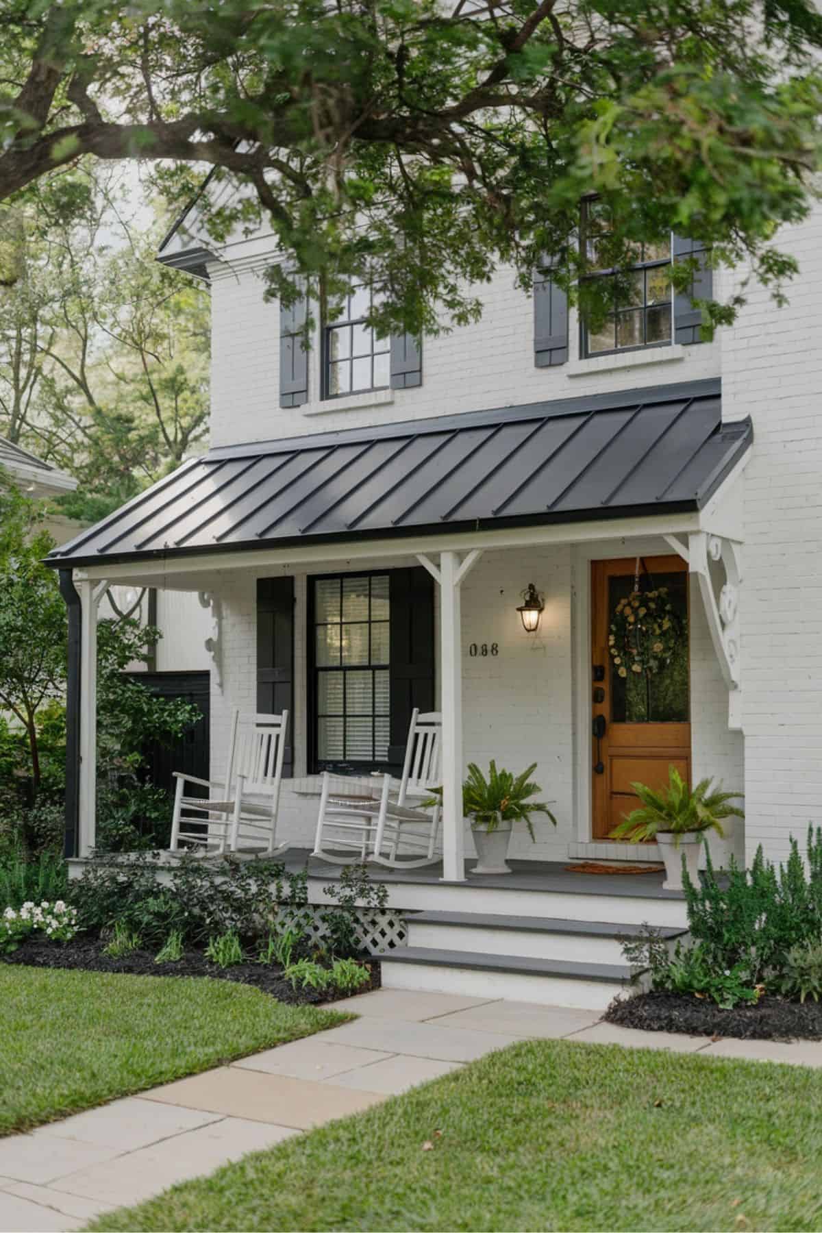 20 Beautiful Front Door Shade Ideas for Maximum Privacy & Charm