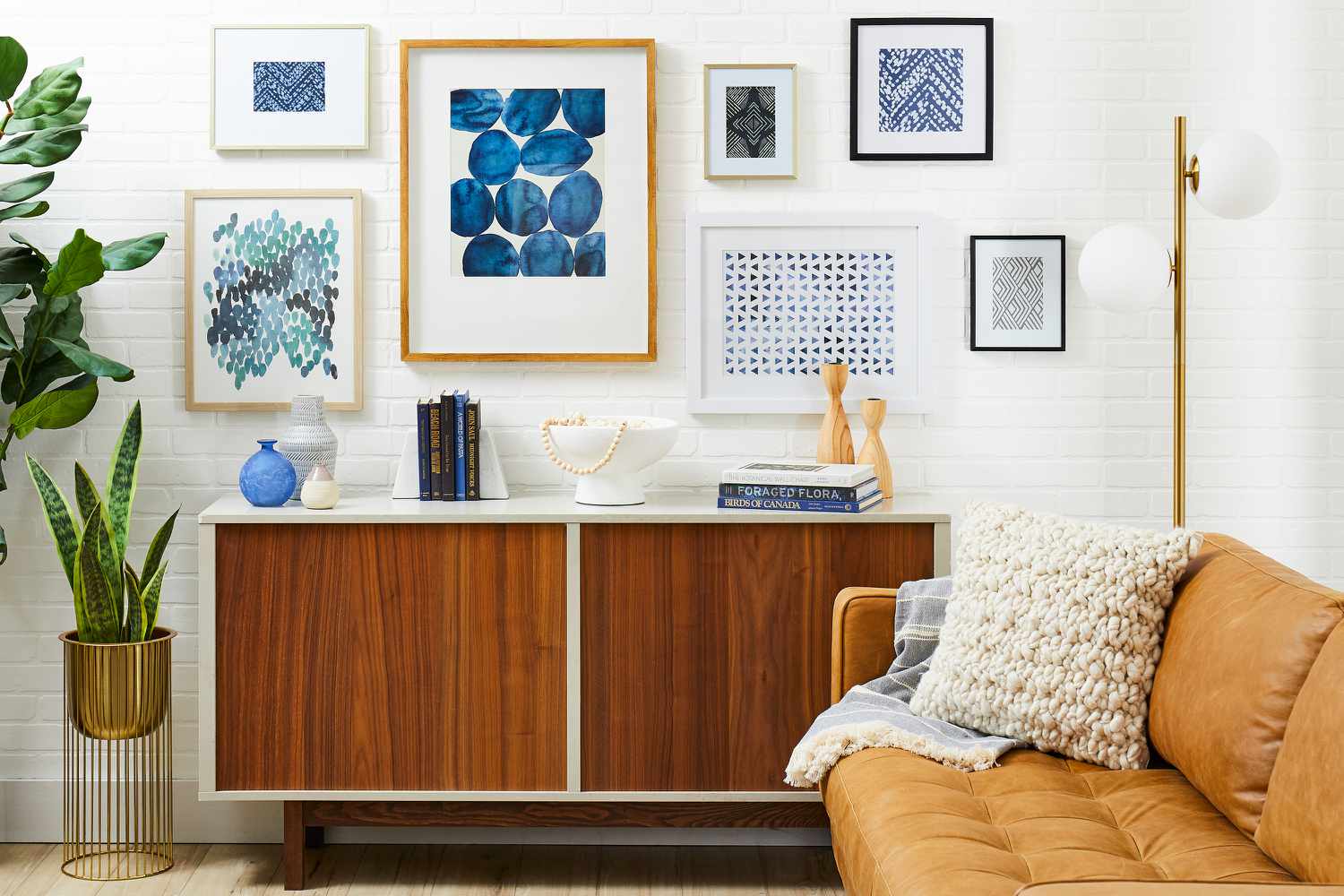25 Stunning Photo Wall Decor Ideas to Transform Your Space in 2025