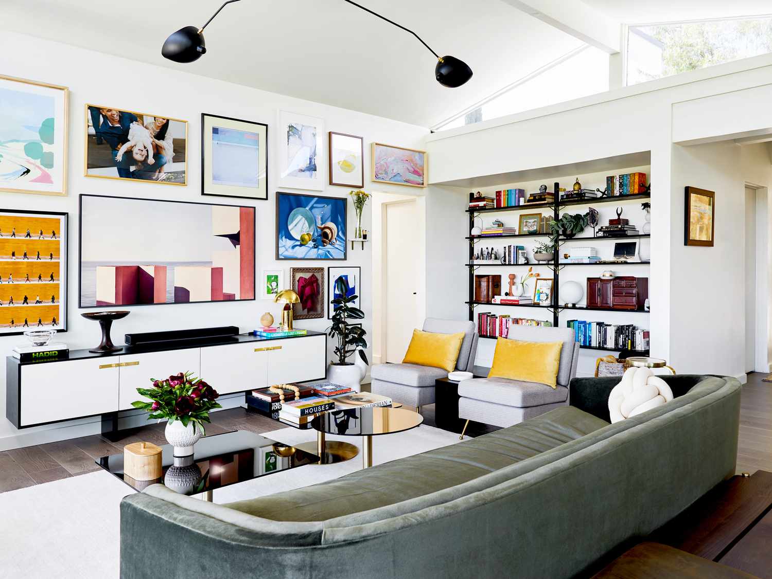 50+ Modern Photo Wall Decor Ideas for Every Room in Your Home
