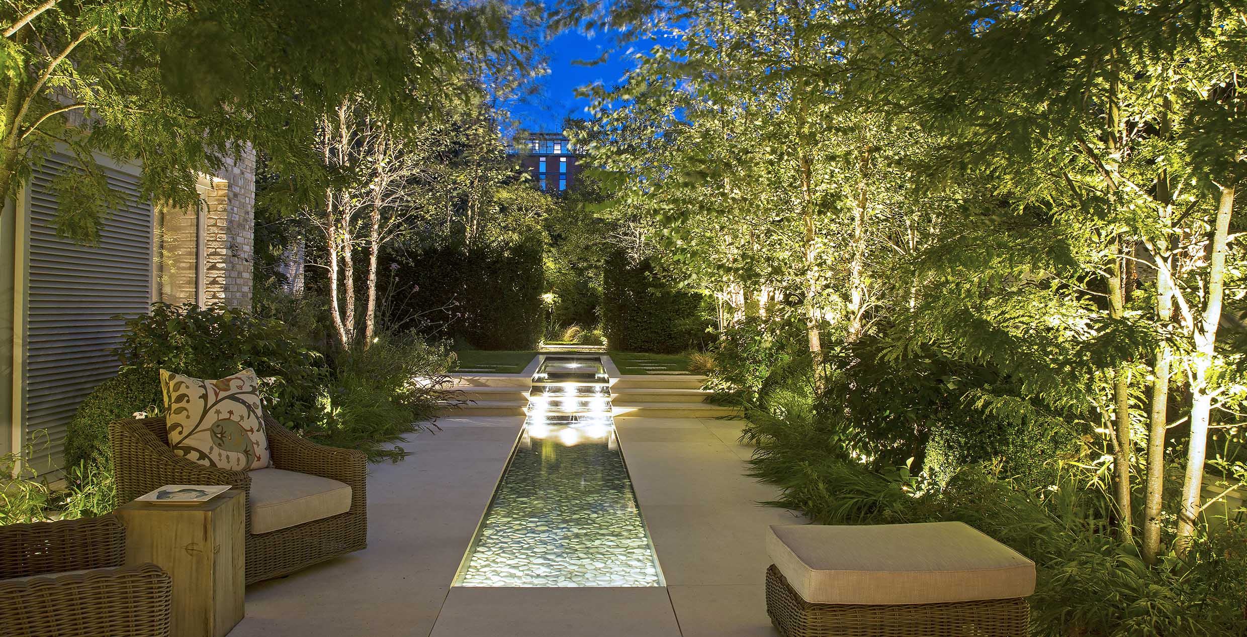 Best Landscape Lighting Design Tips for a Magical Outdoor Ambiance