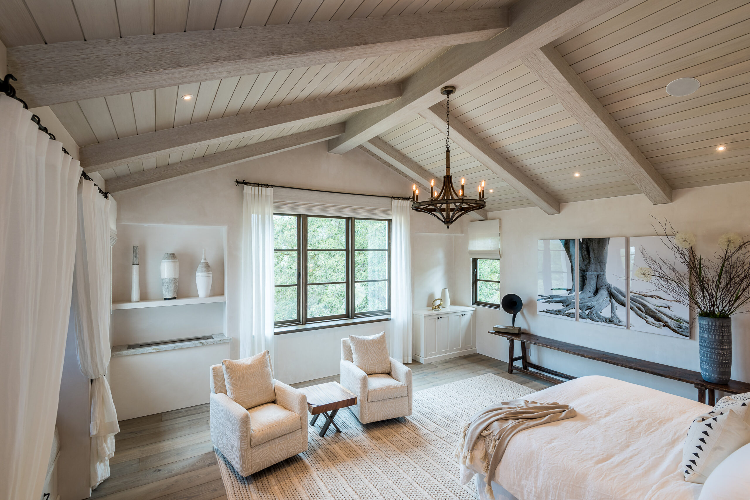 Best Vaulted Ceiling Ideas with Beams – Modern & Rustic Inspirations