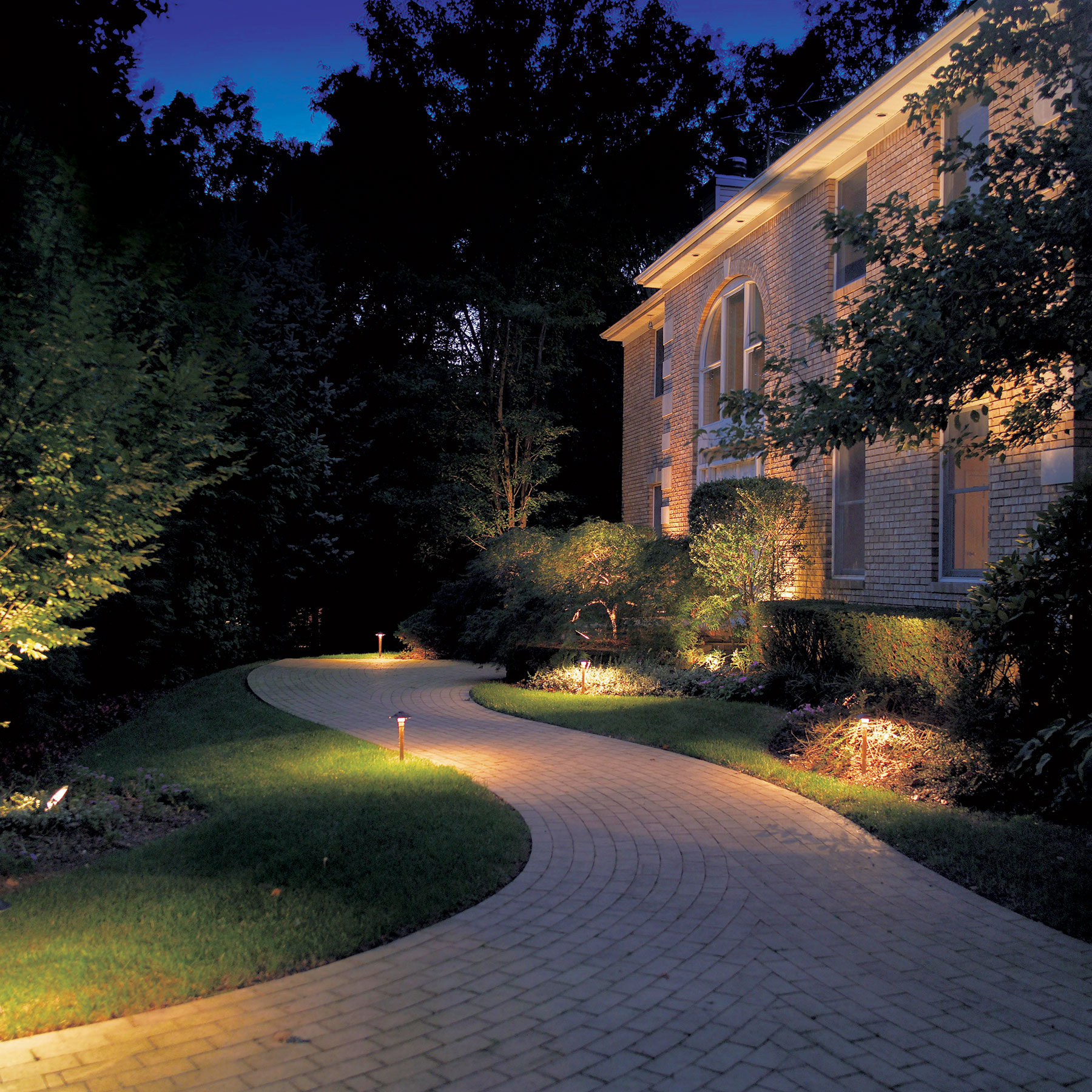 DIY Landscape Lighting Design. Step-by-Step Guide for Beginners