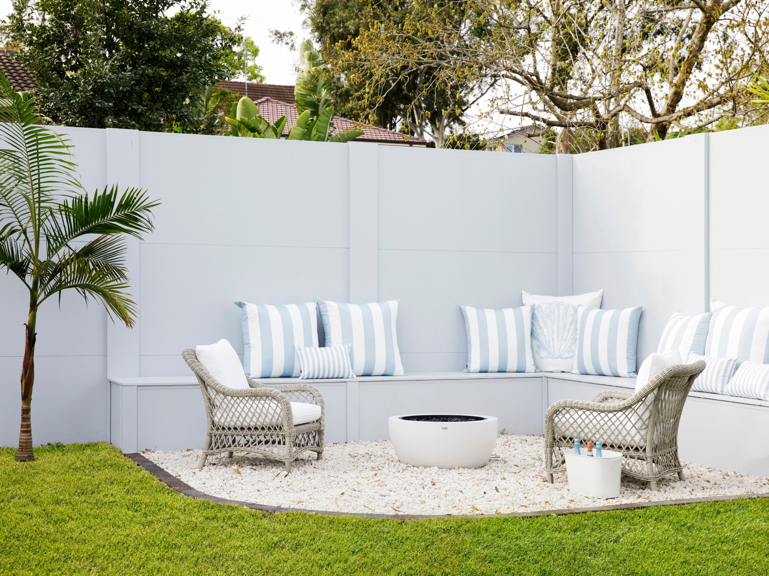 DIY Outdoor Pool Wall Decor Ideas – Easy & Affordable Upgrades