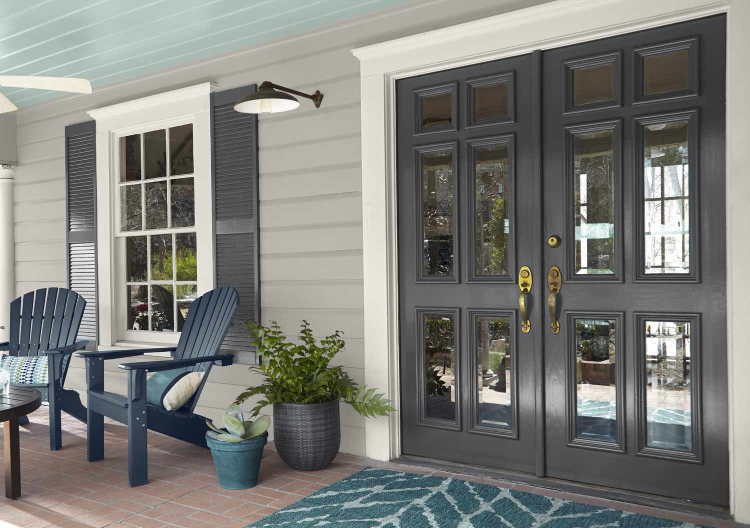 How to Choose the Perfect Exterior Front Door Trim for Your Home