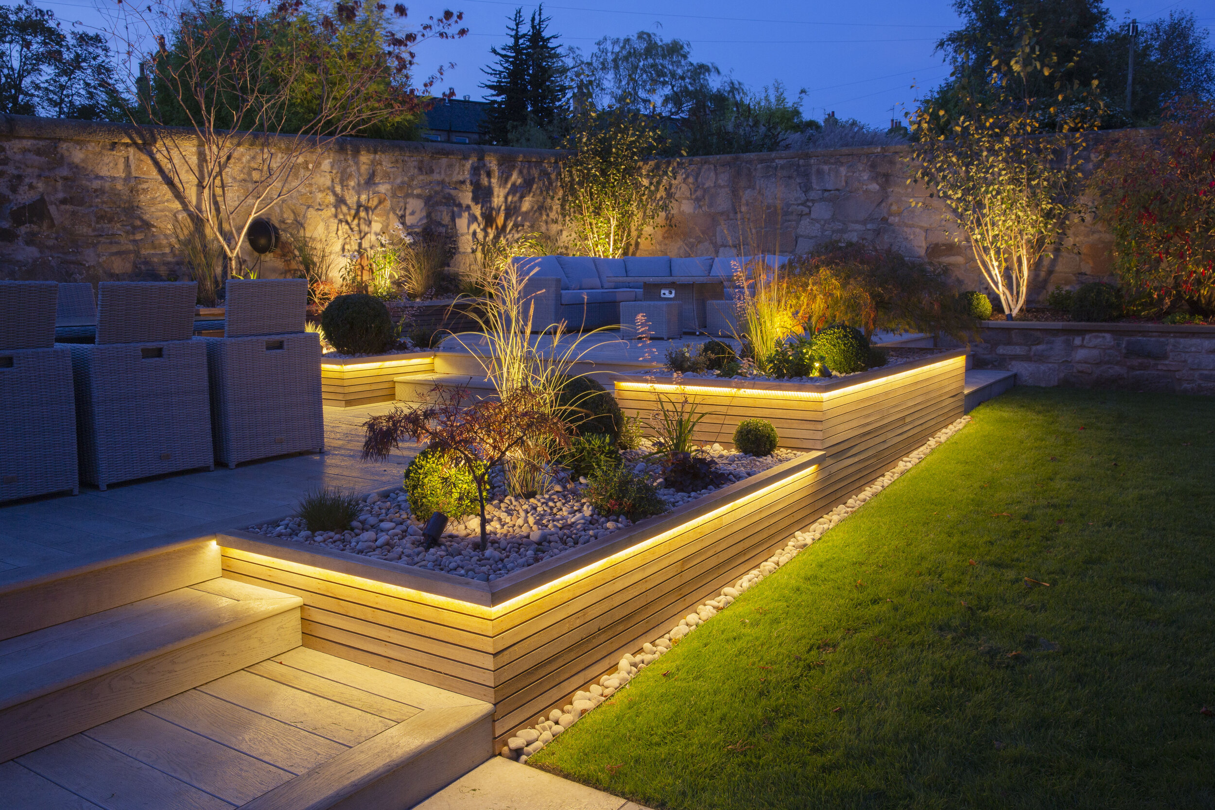Transform Your Outdoors with the Perfect Landscape Lighting Design