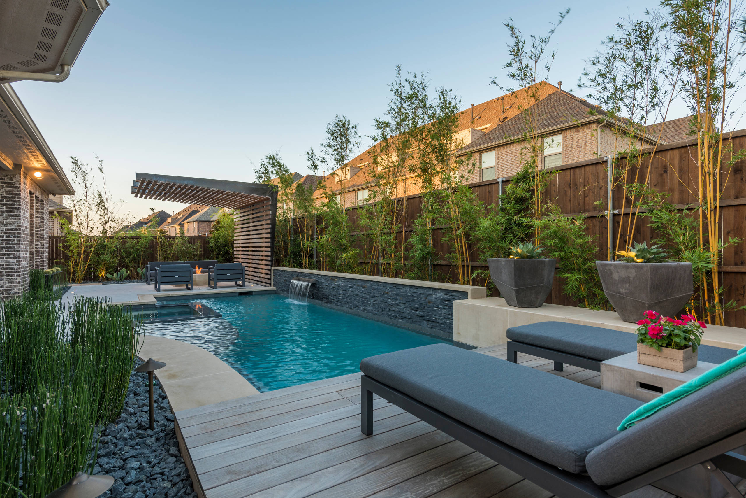 Outdoor Pool Wall Decor, Unique & Trendy Designs for 2024