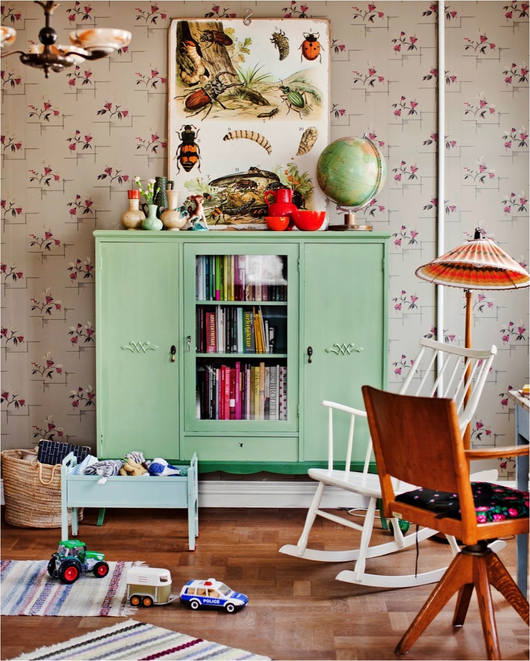 Small Kids Room Decor Ideas, Maximize Space with Smart Designs