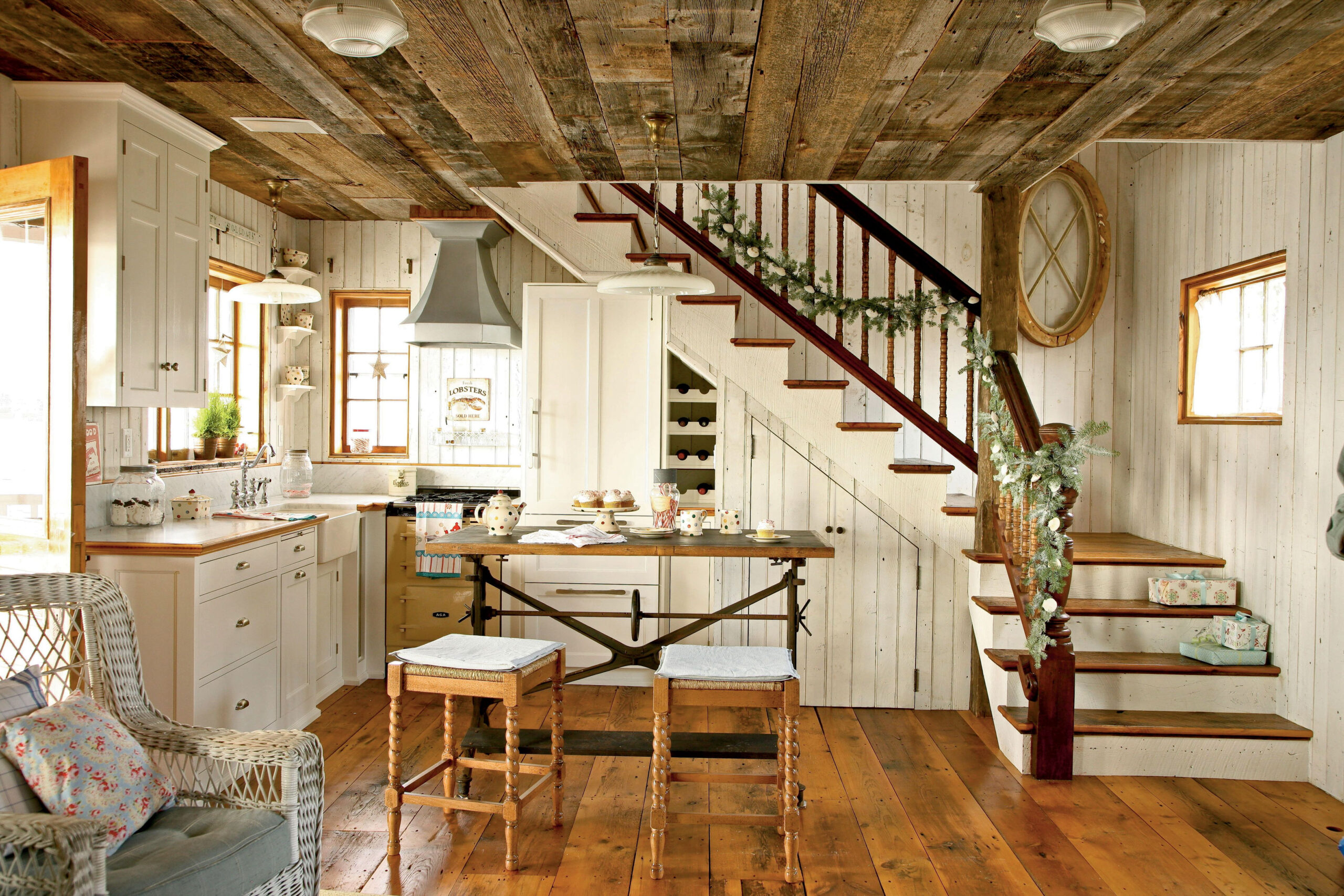 10 Cozy Small Cottage Homes Interior Inspirations pertaining to Creating Cozy Retreats Ranch House Interior Design Secrets Revealed