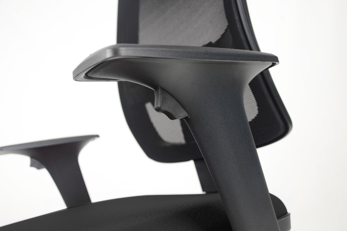Expert Tips for Choosing an Office Chair That Supports Your Spine