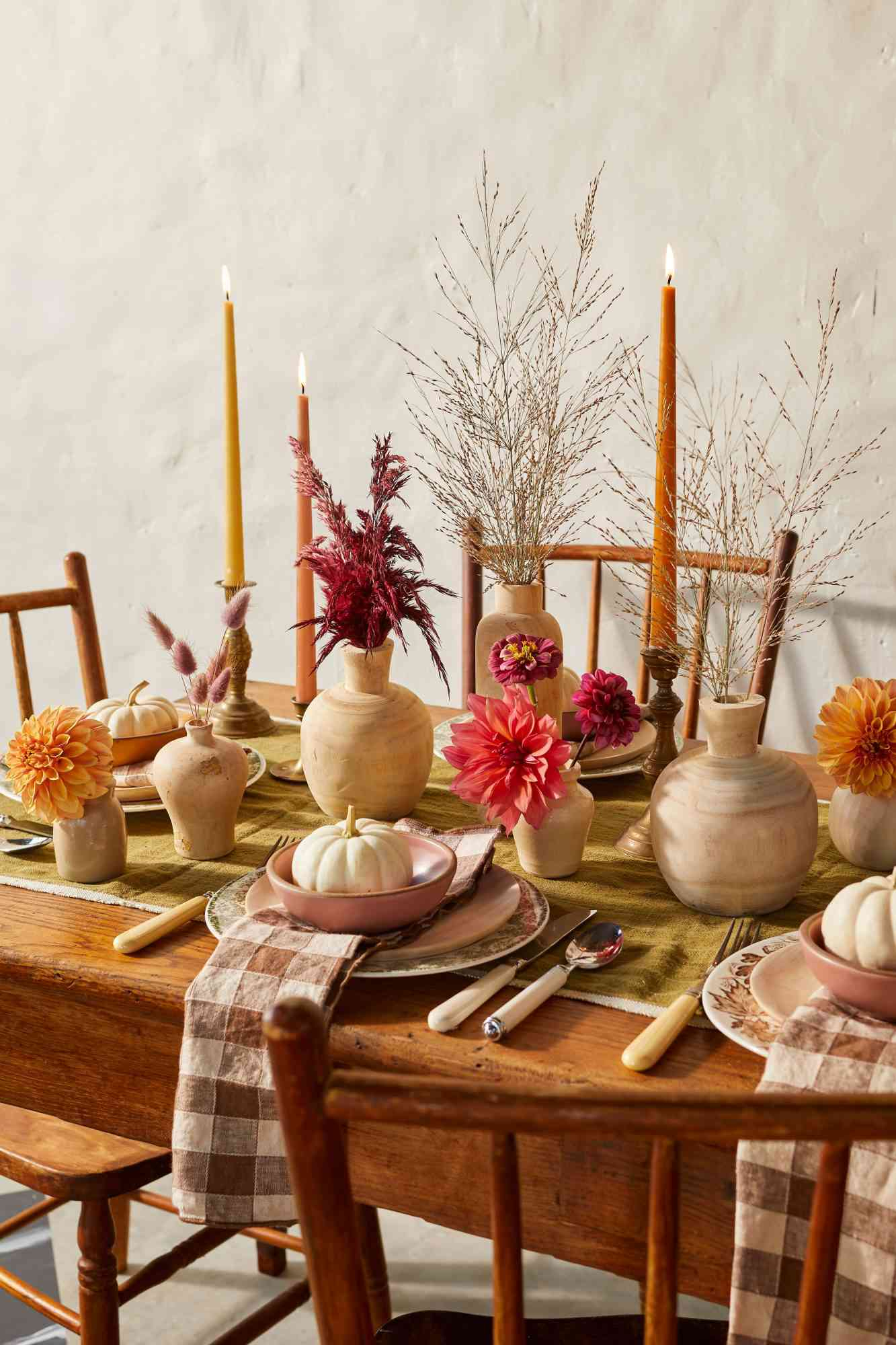 10 Stunning Table Decor Ideas For Dinner That Will Leave Your Guests ... for Seasonal Dining Room Table Decor for Every Occasion