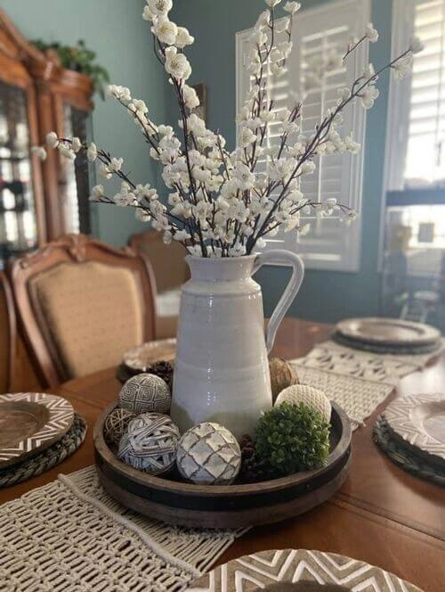 13 Gorgeous Spring Table Centerpiece Ideas To Copy Now in