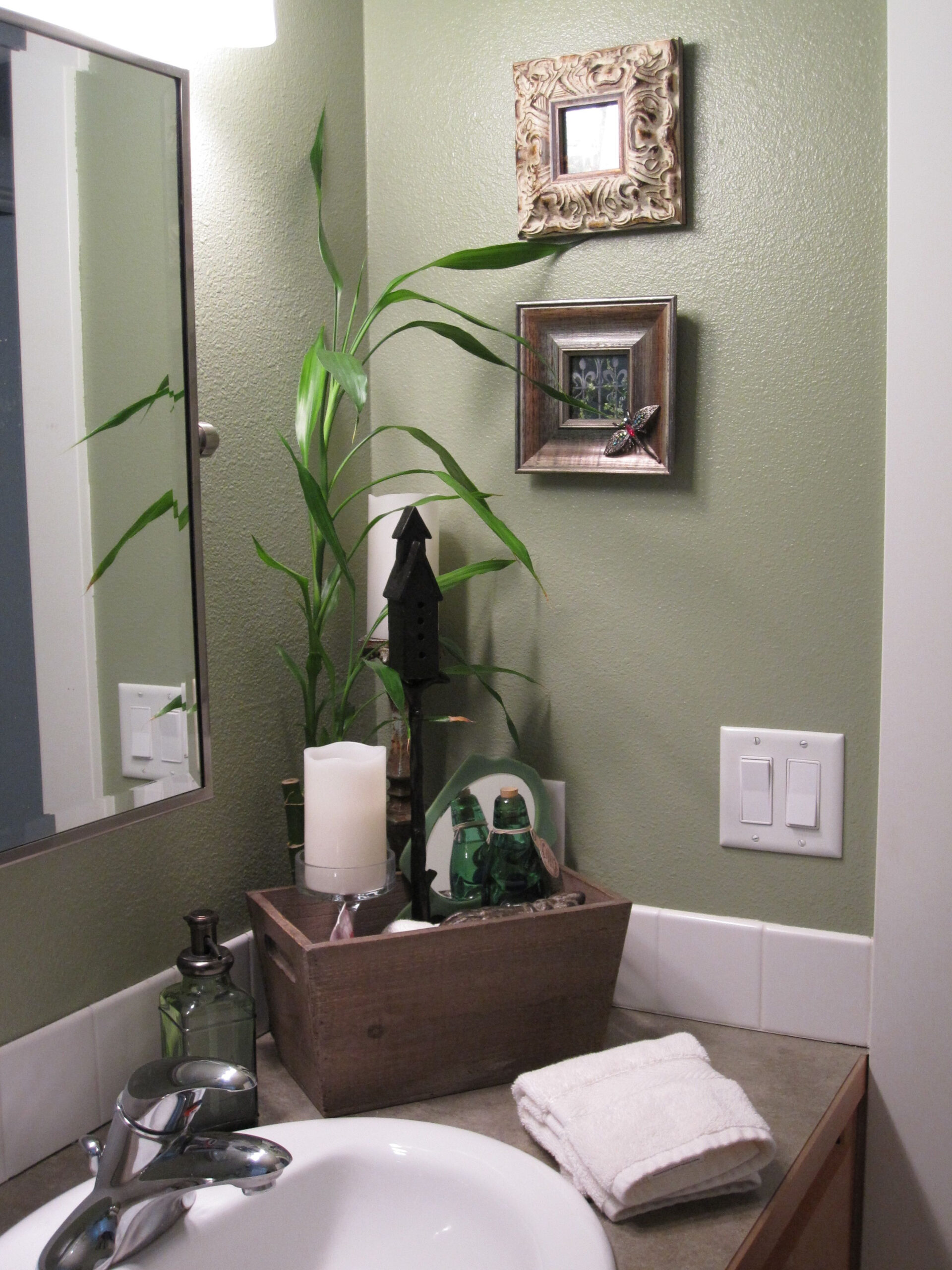 16 Choices Of The Best Color For Bathroom Walls Should Be | Diyhous ... for Beyond the Basics Expert Tips for Your Green and White Bathroom Transformation