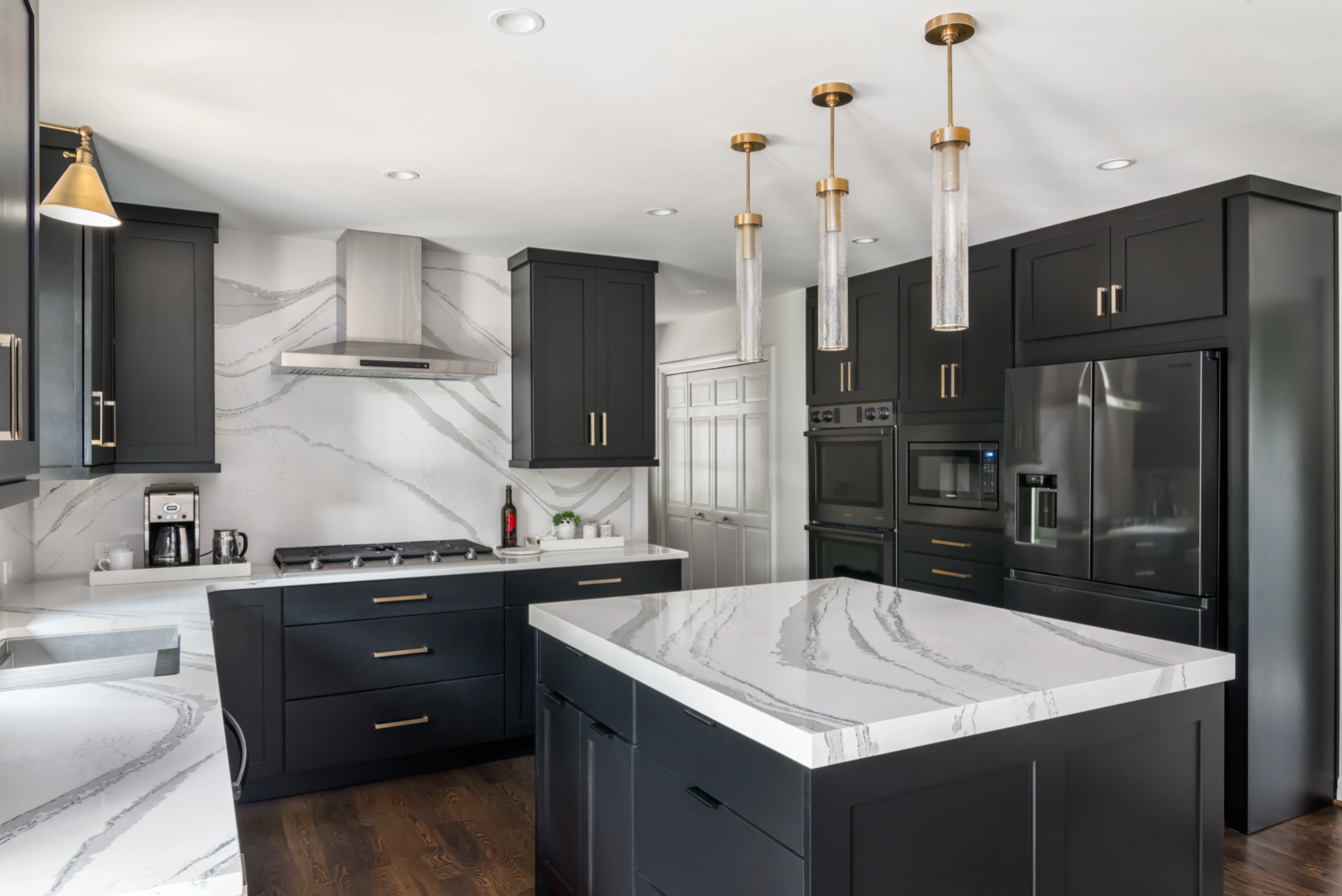 16 Kitchen Design Ideas For Black Cabinets | Lily Ann Cabinets for
