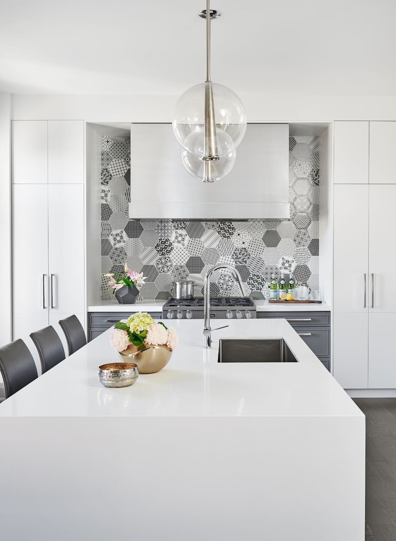 20 Bold Kitchens Backsplashes That Make A Statement Fun Tile For ... intended for From Minimalist to Bold Modern Backsplashes for Every Kitchen Style