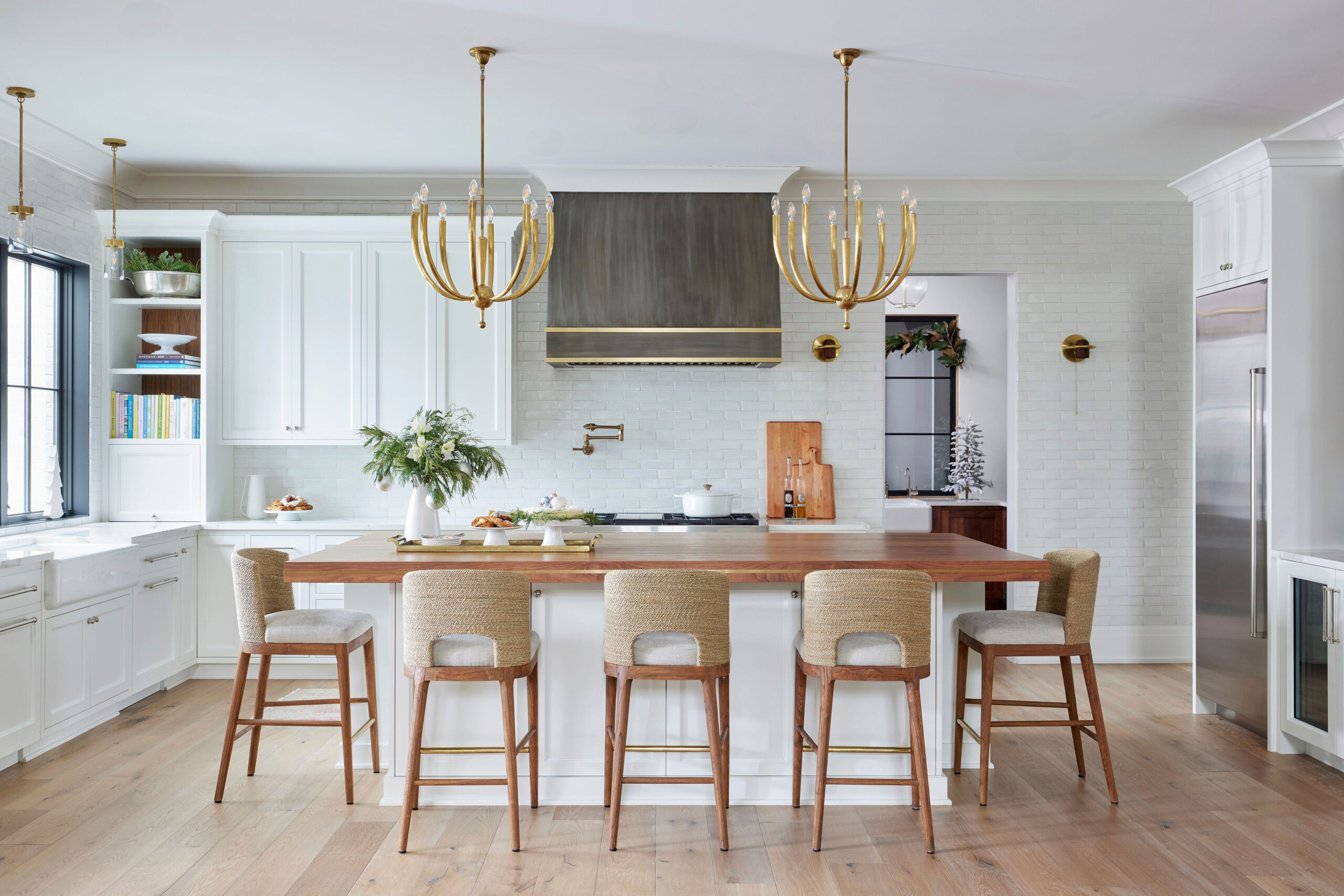 30 Kitchen Island Lighting Ideas To Illuminate The Heart Of Your Home within Elevate Your Kitchen Style with These Stunning Modern Island Pendants