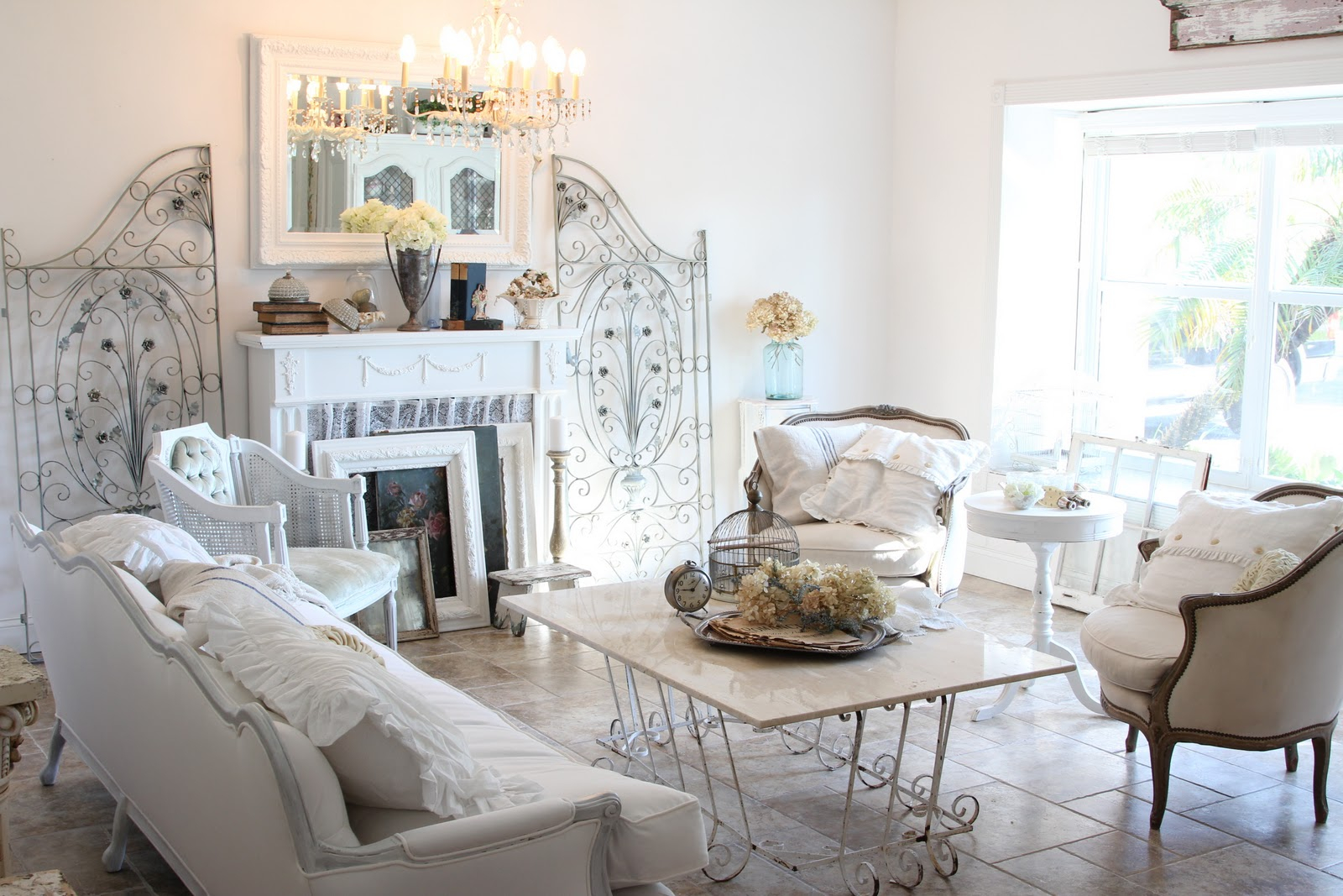 37 Dream Shabby Chic Living Room Designs - Decoholic regarding Embracing the Relaxed Beauty of Shabby Chic Living Rooms