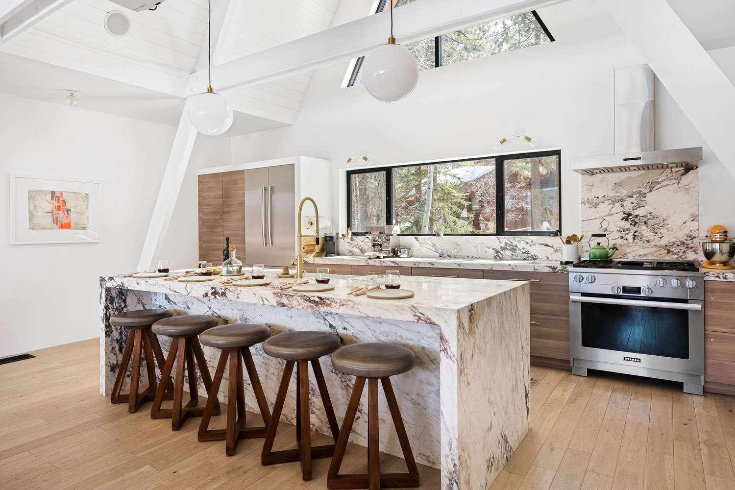39 Modern Kitchens That Feel Fresh And Current in From Concept to Creation Inspiring Modern Kitchen Ideas