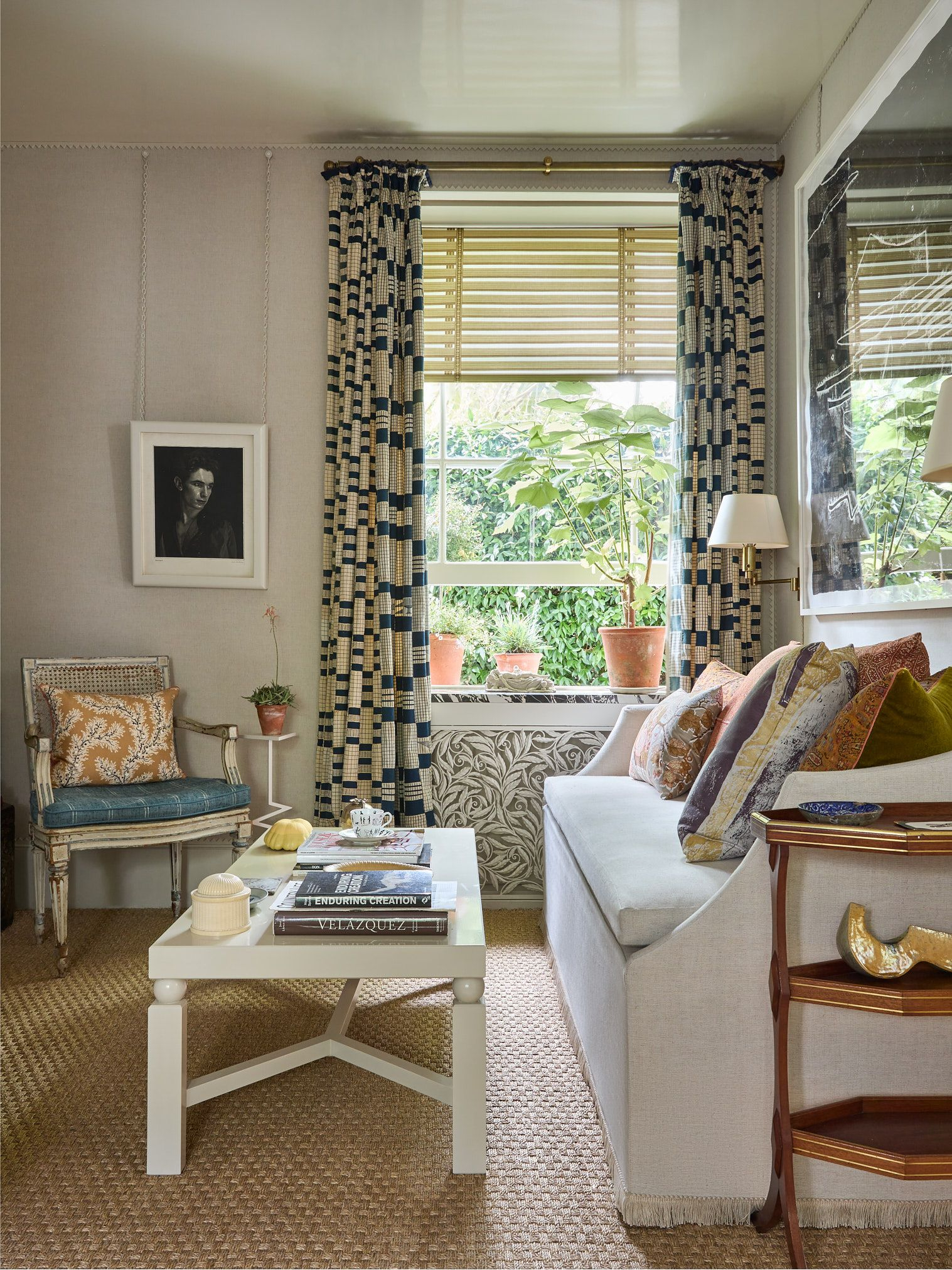 39+ Tiny Living Room Ideas with regard to Transforming Tiny Living Rooms into Cozy Havens
