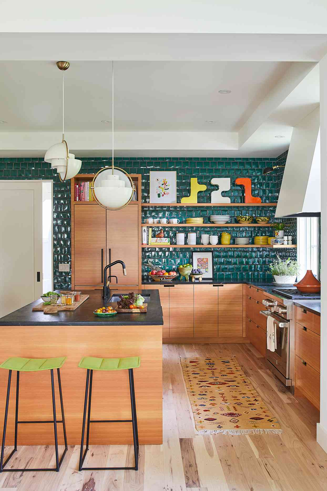 46 Beautiful Kitchen Backsplash Ideas For Every Style for From Minimalist to Bold Modern Backsplashes for Every Kitchen Style
