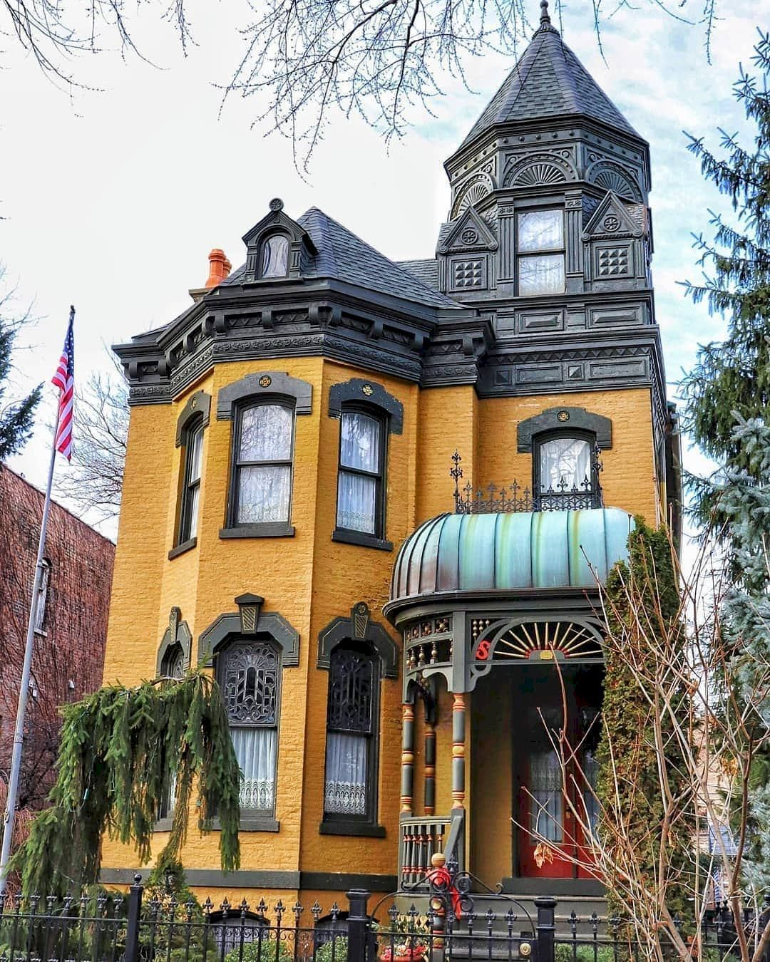 48 Fascinating Old Houses Design Ideas For You | Old House Design ... for Old House Design Ideas