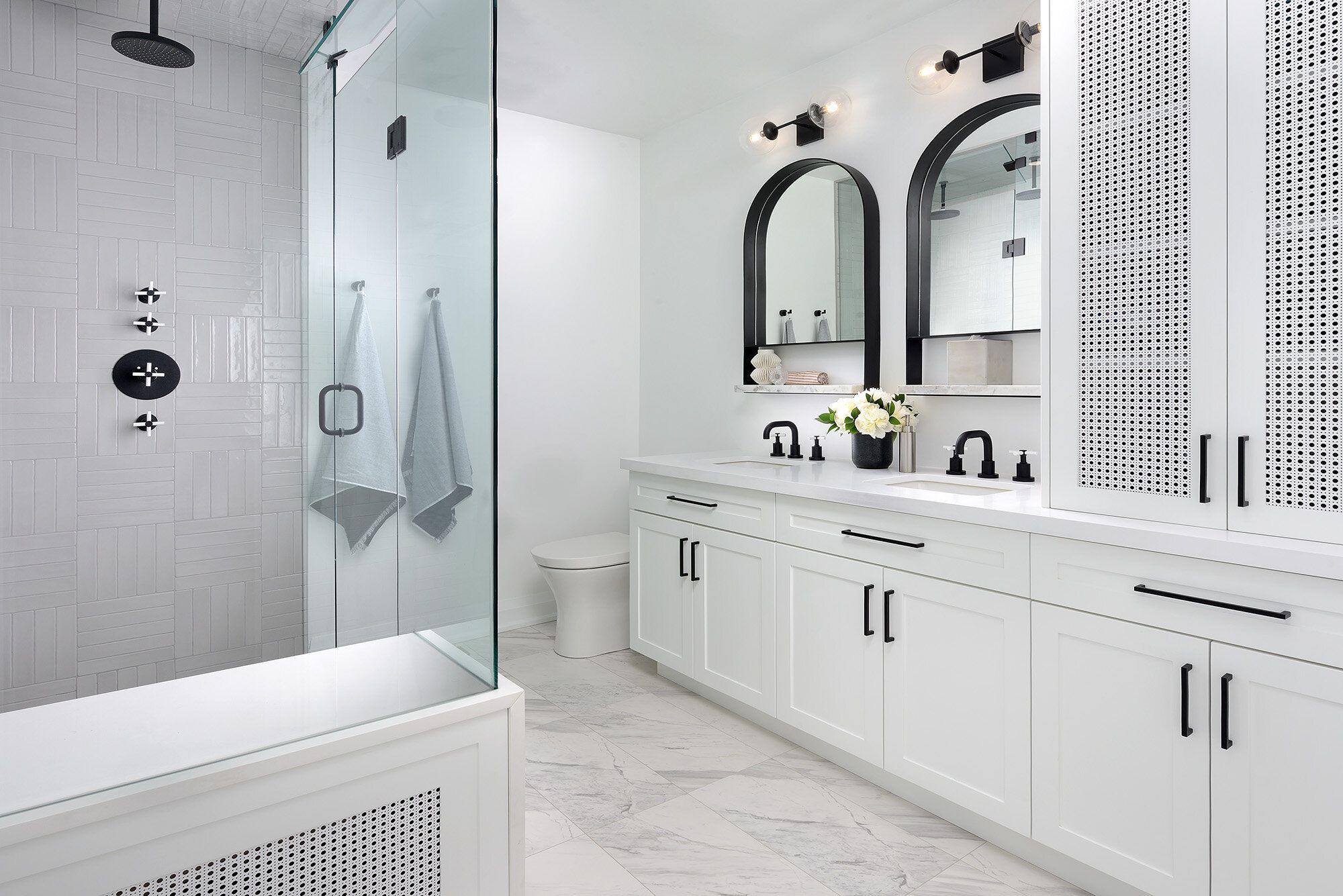 60 Best Grey Tile Bathroom Ideas To Try in
