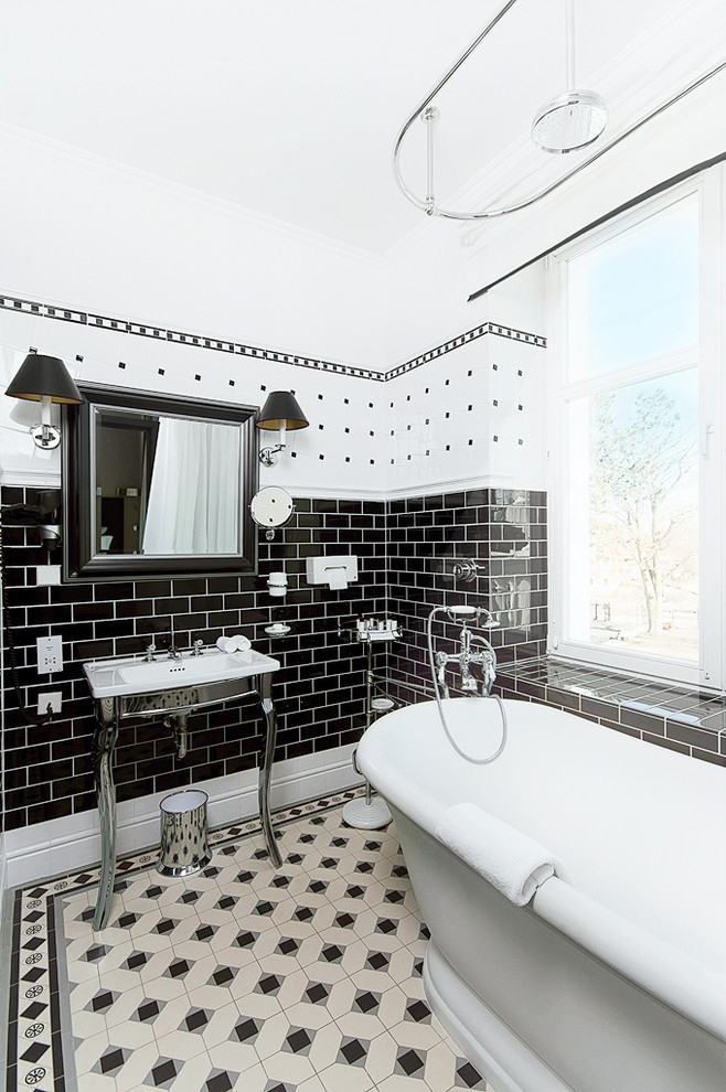 71 Cool Black And White Bathroom Design Ideas - Digsdigs within Creating a Chic Black and White Bathroom That Stands the Test of Time