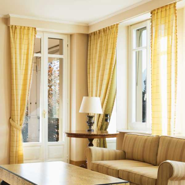9 Best Curtain Colors For A Living Room in