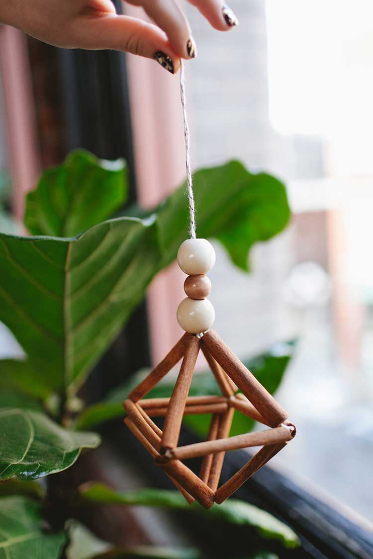 DIY Cinnamon Stick Ornaments, Bring the Smell of Christmas to Life