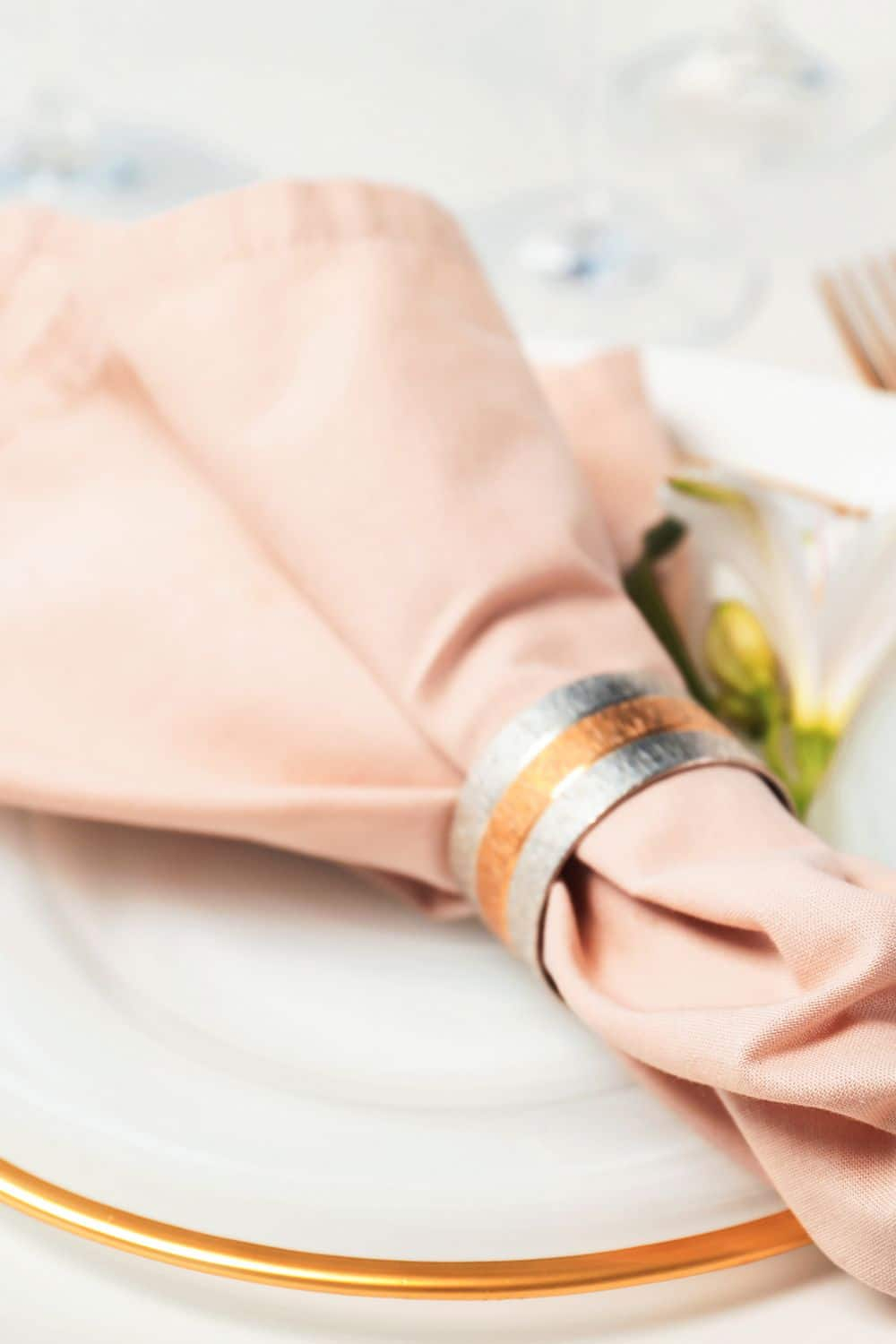 Elevate Your Table Setting: Is Linen The Secret Ingredient? - Conservamom pertaining to