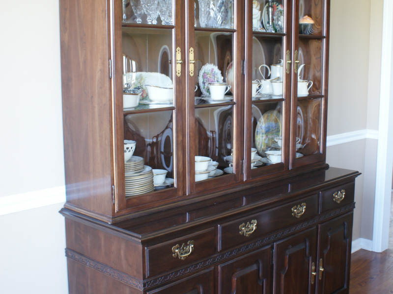Ethan Allen Georgian Court Dining Room Table, Hutch, Chairs... intended for